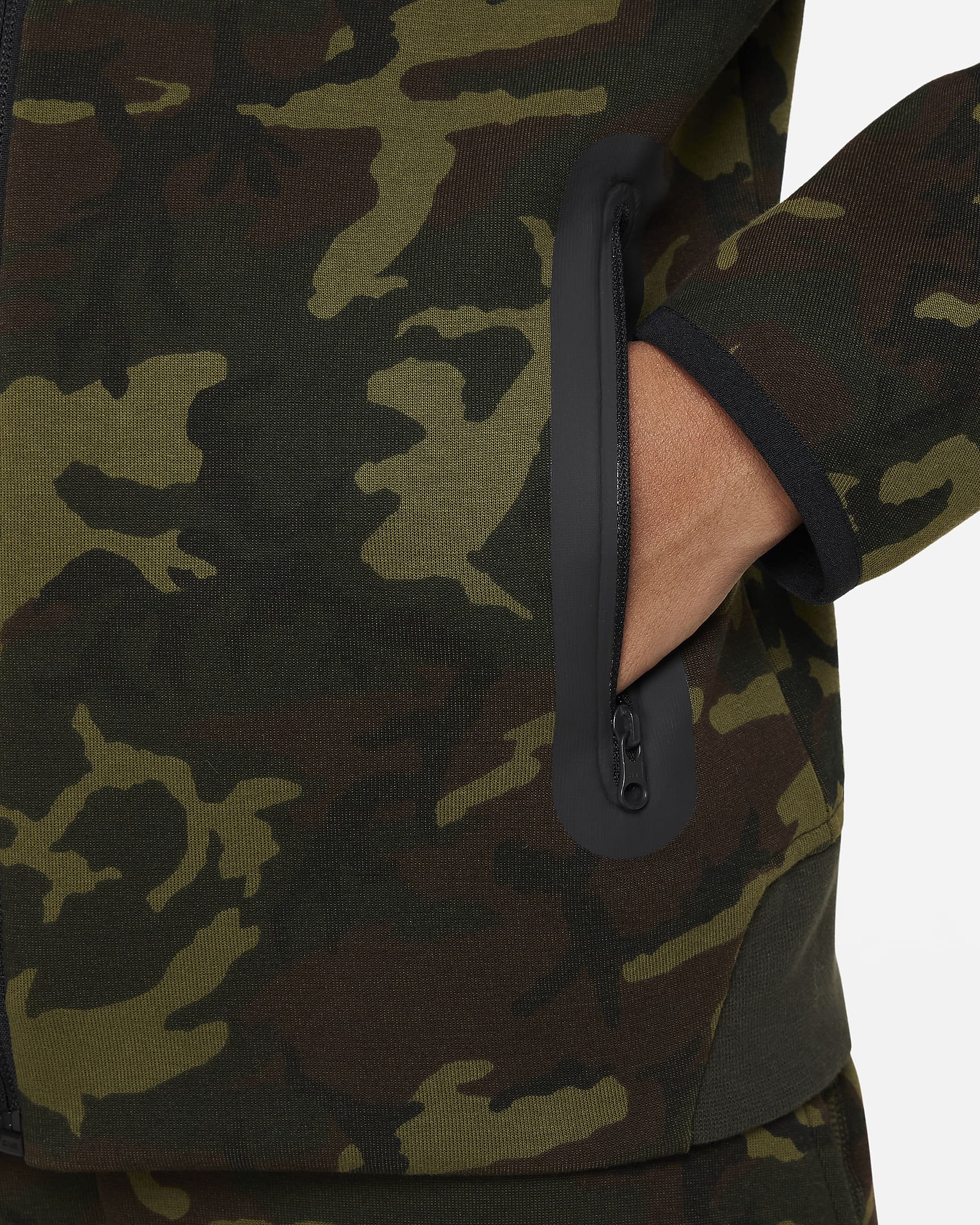 Image of Юношески Суитшърт NIKE B NSW TCH FLC CAMO TOP - Ballistic-sport