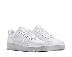Image of Дамски Кецове NIKE WMNS AIR FORCE 1 07 SE