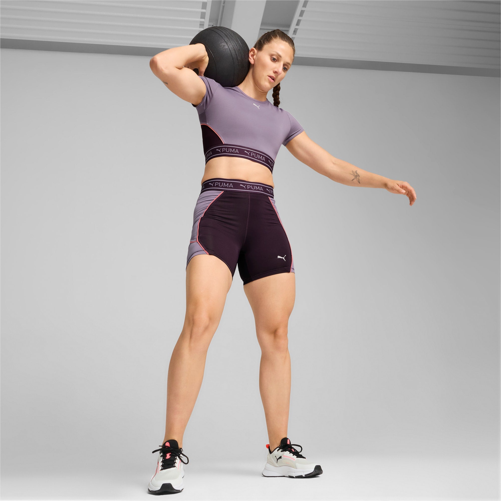 Image of Дамска Тениска PUMA PUMA STRONG BABY TEE - SHORT