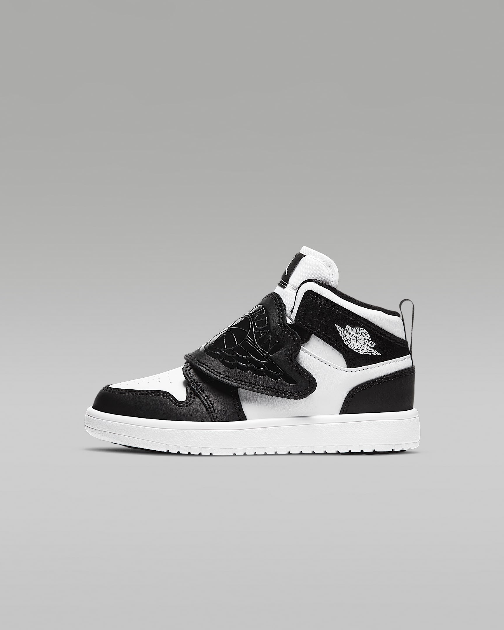 Детски Кецове NIKE SKY JORDAN 1 BP