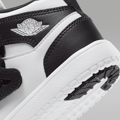 Детски Кецове NIKE SKY JORDAN 1 BP