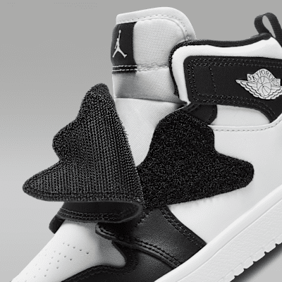 Детски Кецове NIKE SKY JORDAN 1 BP