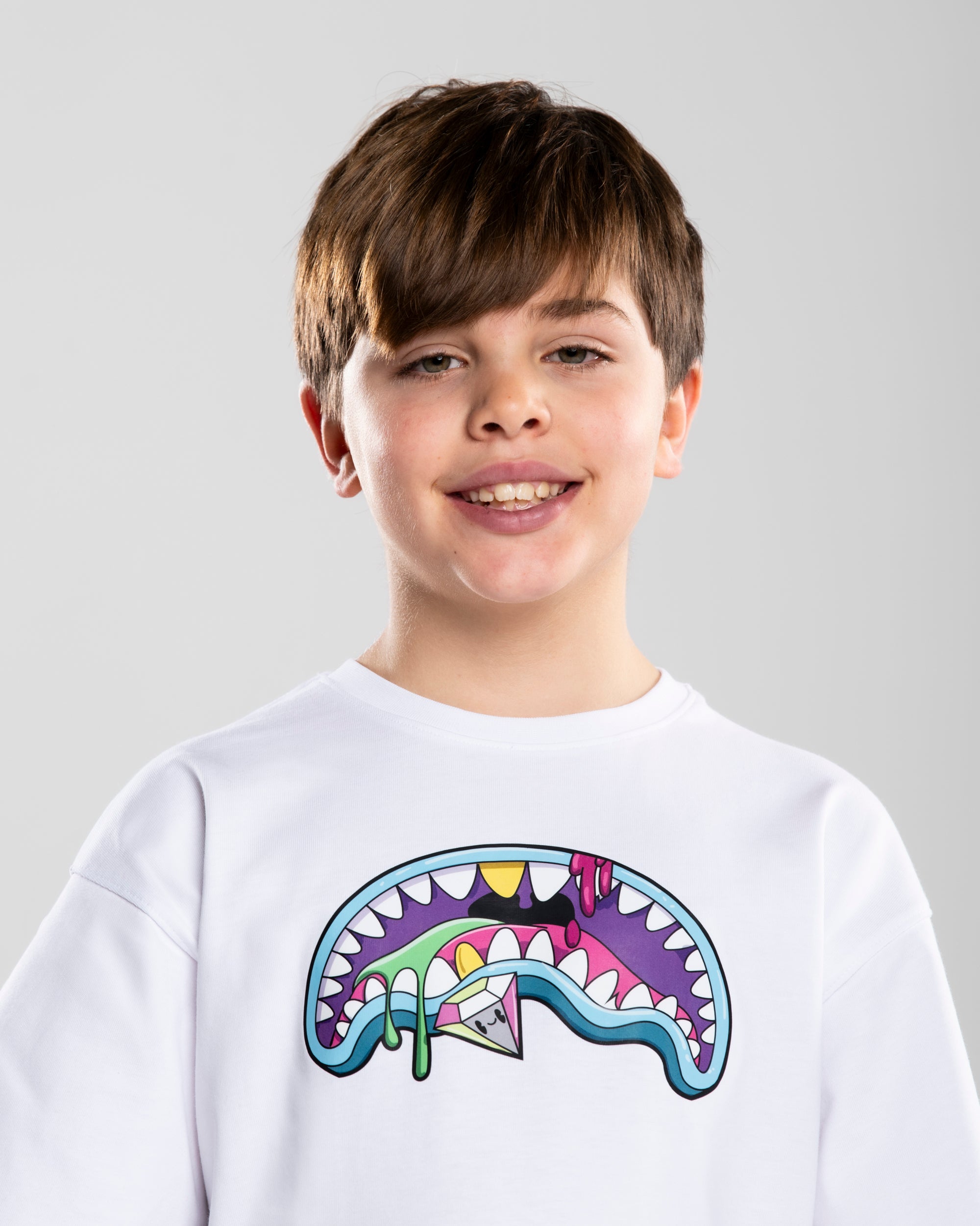 Image of Детска Тениска SPRAYGROUND JELLY WORLD FIXES OVER T-SHIRT WHT