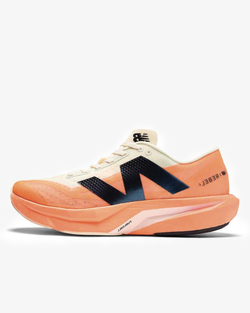 Image of Дамски Маратонки NEW BALANCE FuelCell Rebel v4 - FOOTWEAR RUNNING