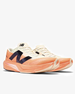 Image of Дамски Маратонки NEW BALANCE FuelCell Rebel v4 - FOOTWEAR RUNNING