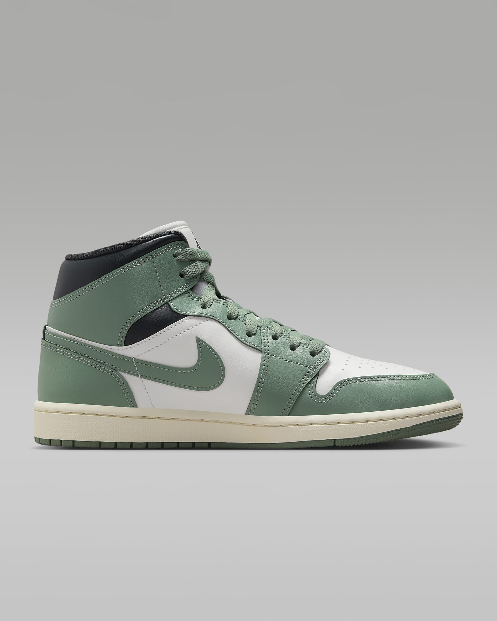 Дамски Кецове NIKE WMNS AIR JORDAN 1 MID - Ballistic-sport