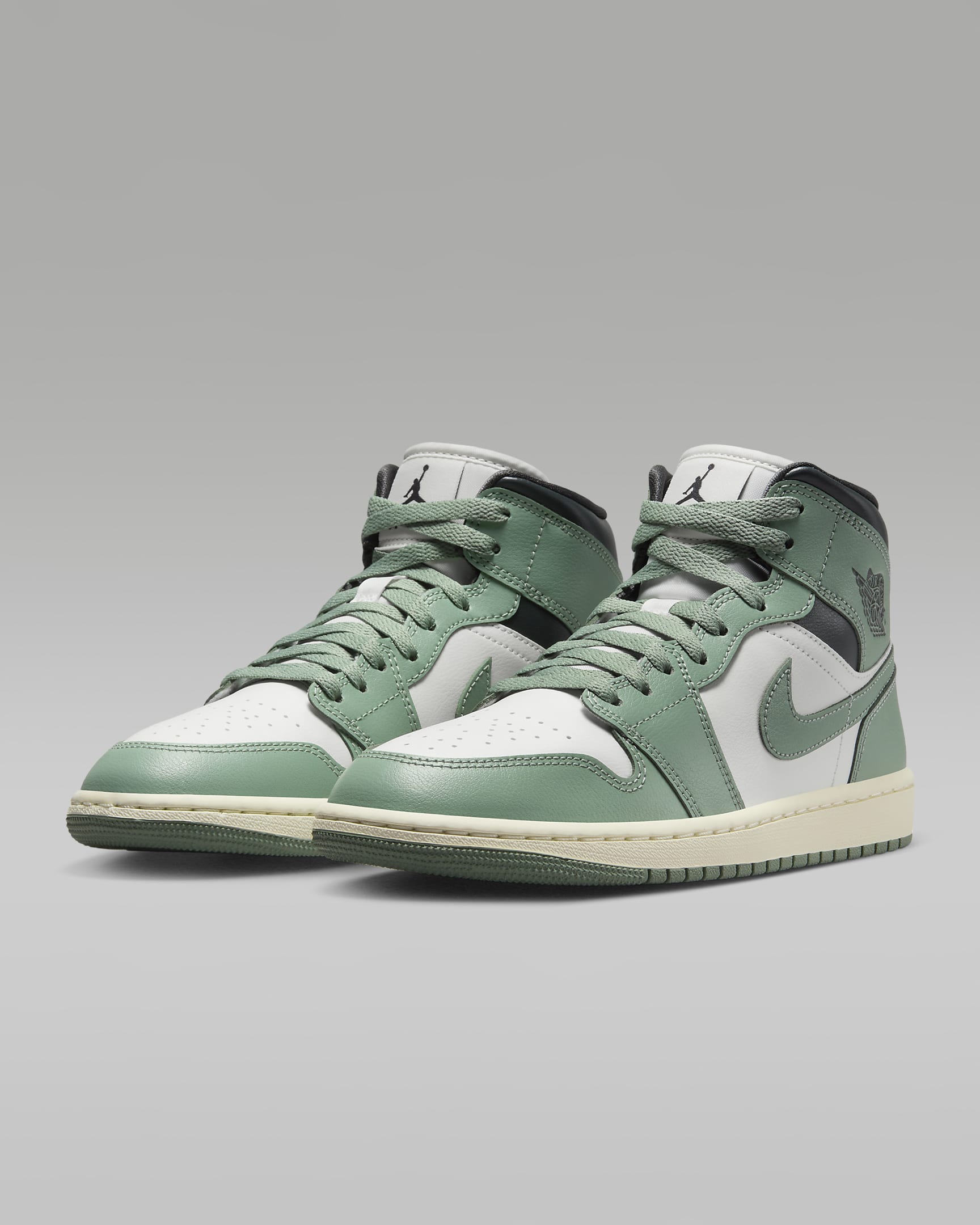 Дамски Кецове NIKE WMNS AIR JORDAN 1 MID - Ballistic-sport