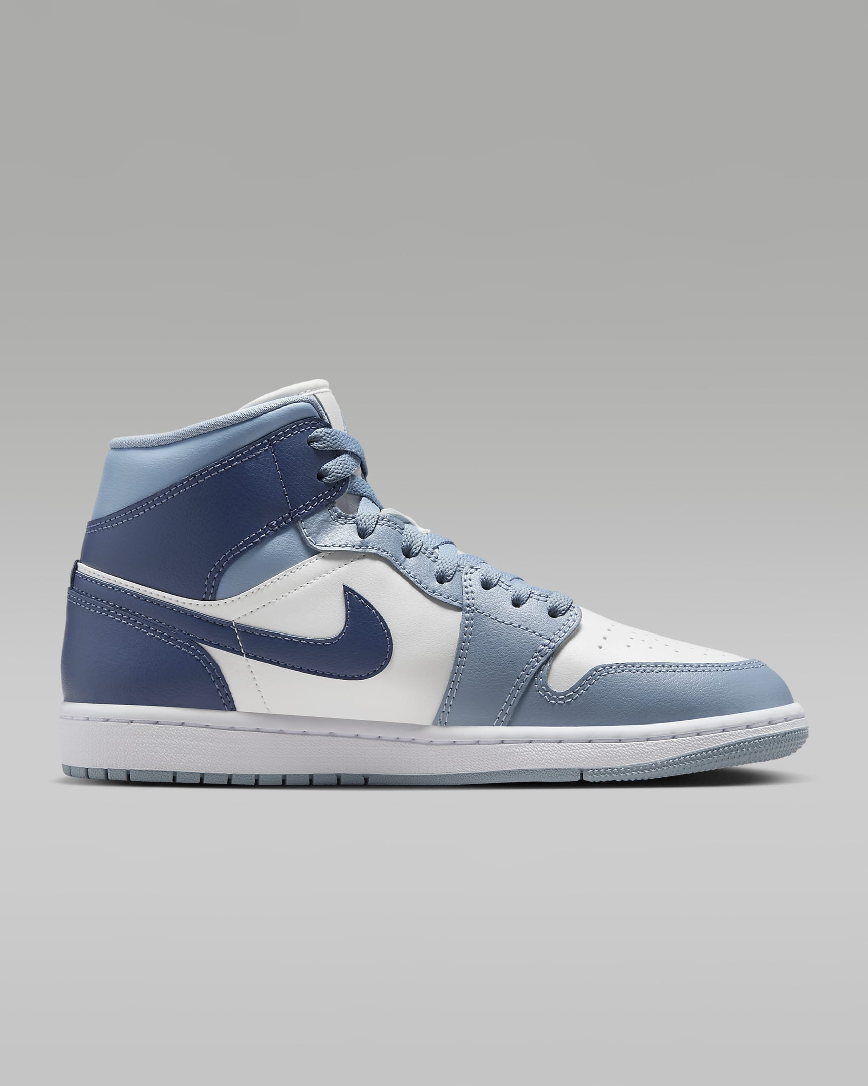 Image of Дамски Кецове NIKE WMNS AIR JORDAN 1 MID - Ballistic-sport