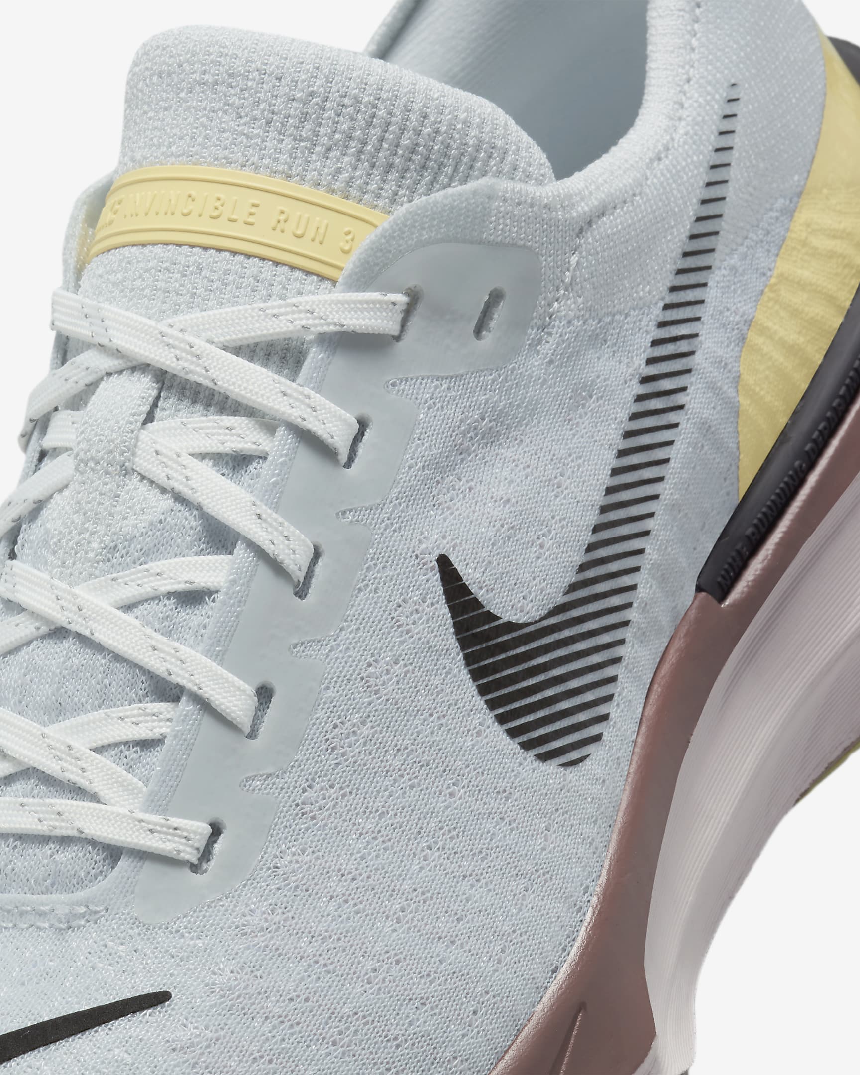 Image of Дамски Маратонки NIKE WMNS ZOOMX INVINCIBLE RUN FK 3 - Ballistic-sport