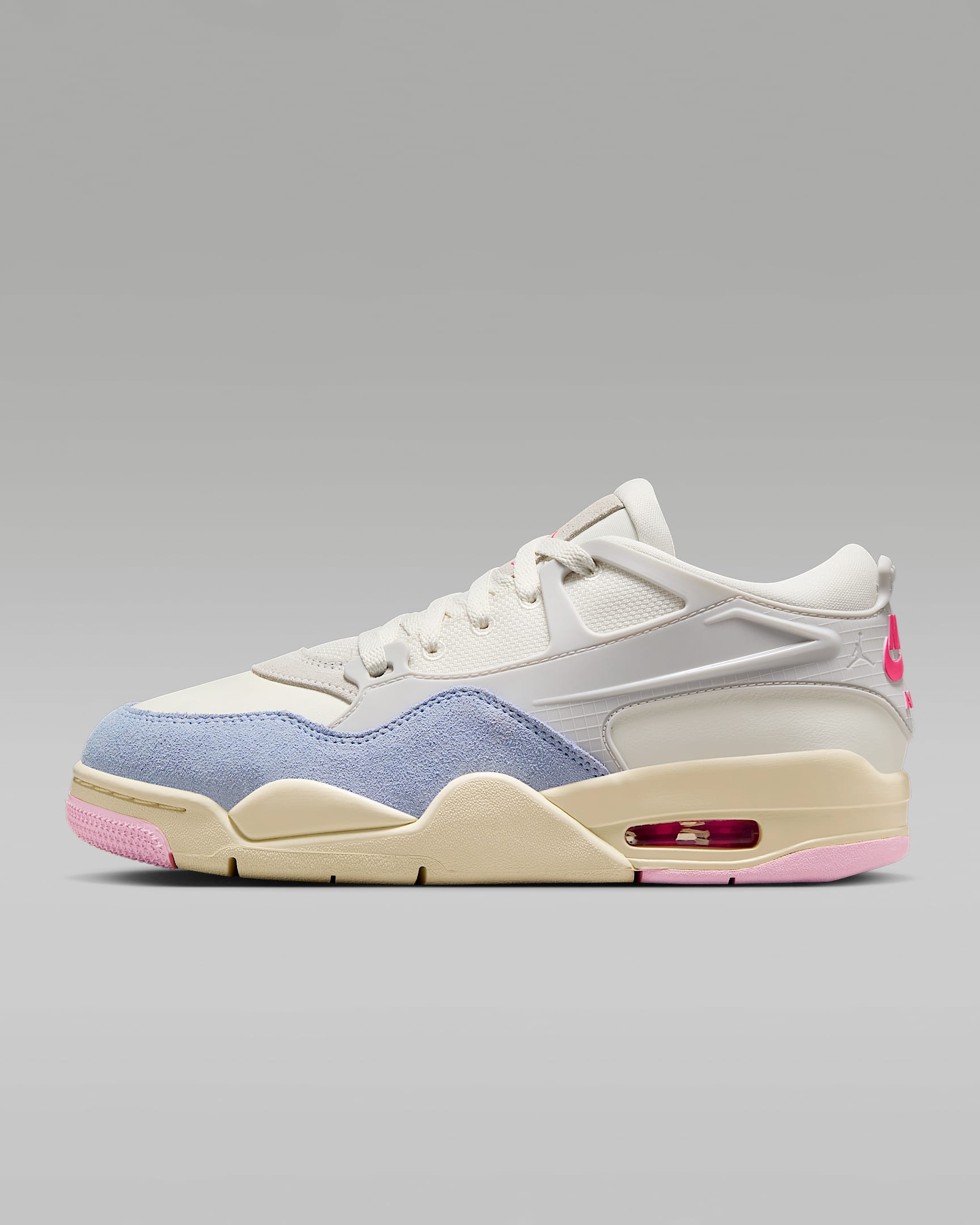 Women's Sneakers NIKE WMNS AIR JORDAN 4 RM ESTR