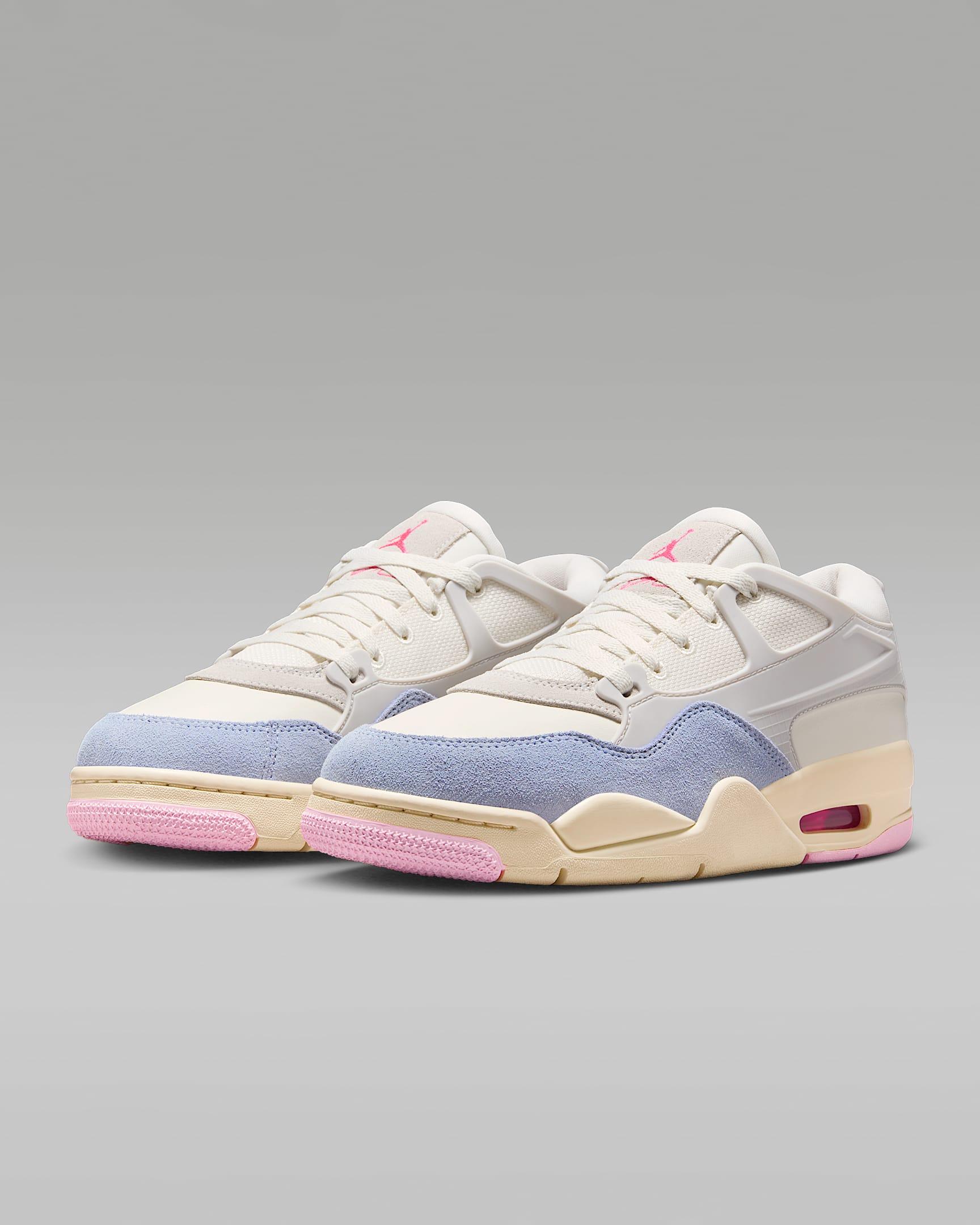 Women's Sneakers NIKE WMNS AIR JORDAN 4 RM ESTR