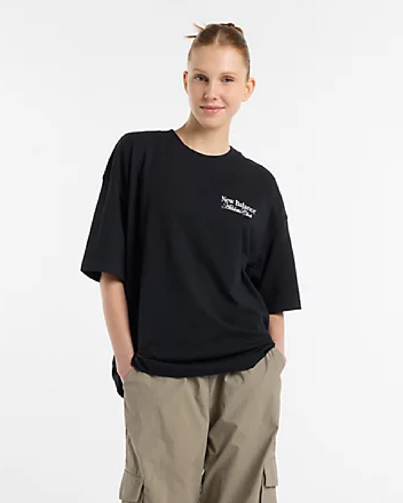 Image of Дамска Тениска NEW BALANCE SHIRT LINEAR GRAPHIC OVERSIZED T-SHIRT