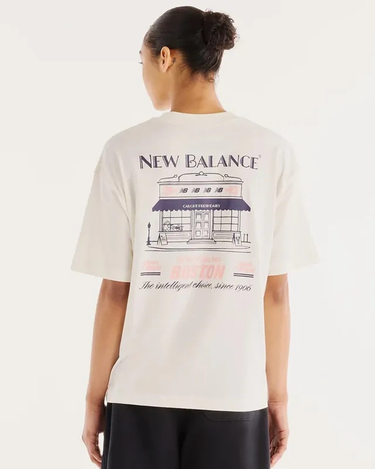 Image of Дамска Тениска NEW BALANCE SHIRT GRAB A BITE BOSTON OVERSIZED T-SHIRT