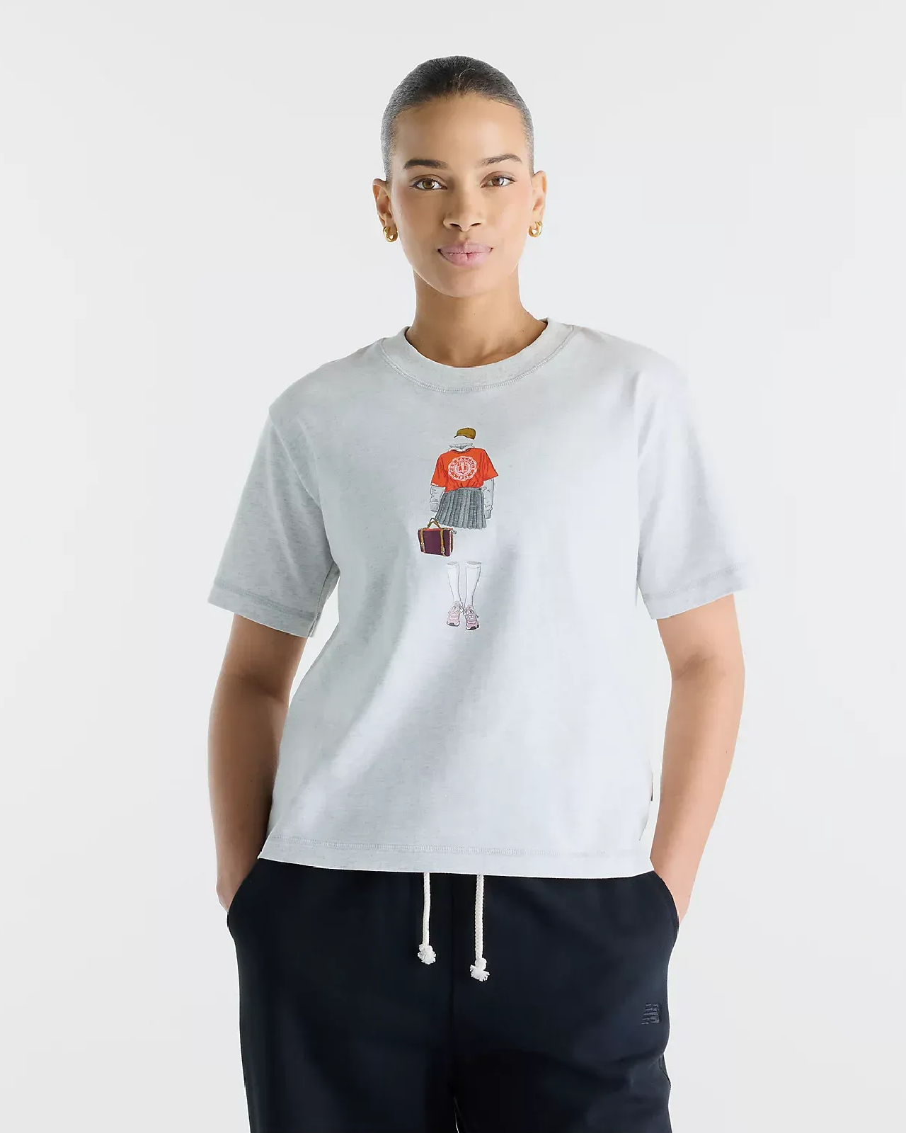 Image of Дамска Тениска NEW BALANCE SHIRT VARSITY SCHOLAR RELAXED HIP T-SHIRT
