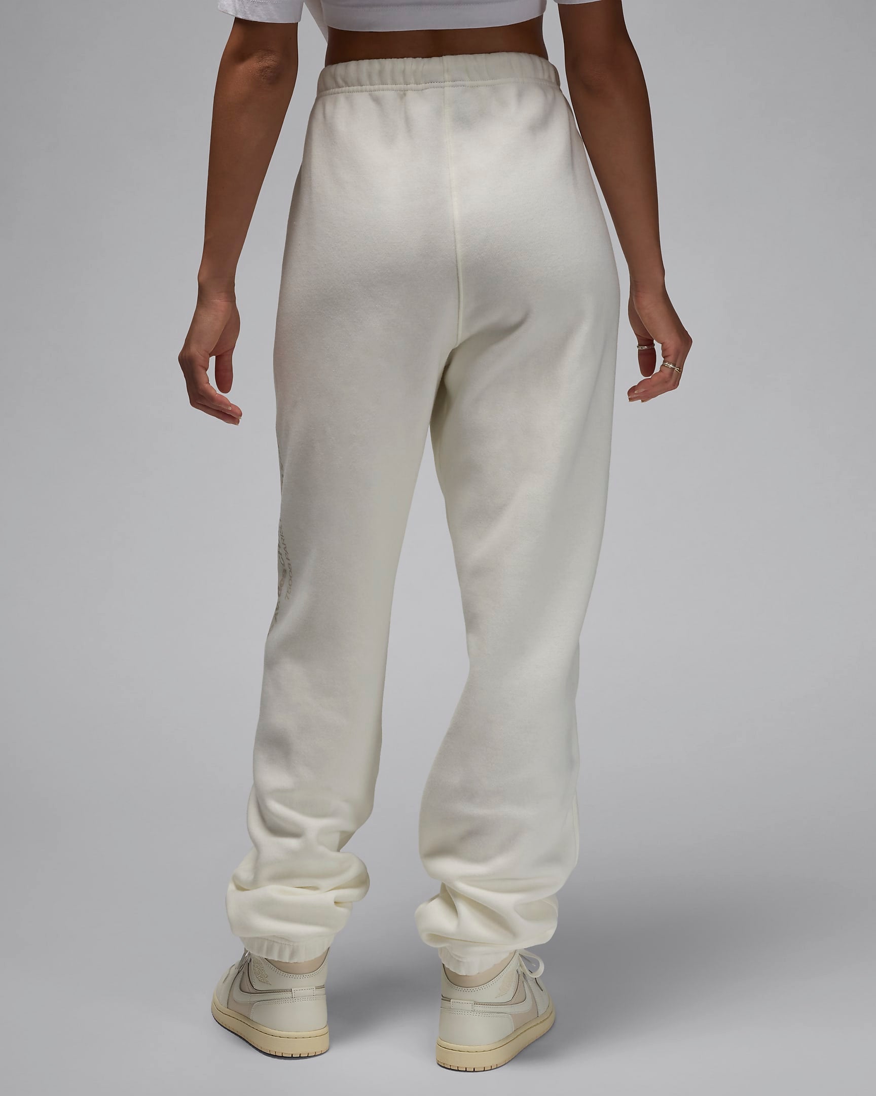 Image of Дамски Панталон NIKE W J PSG BRKLN FLC GFX PANT