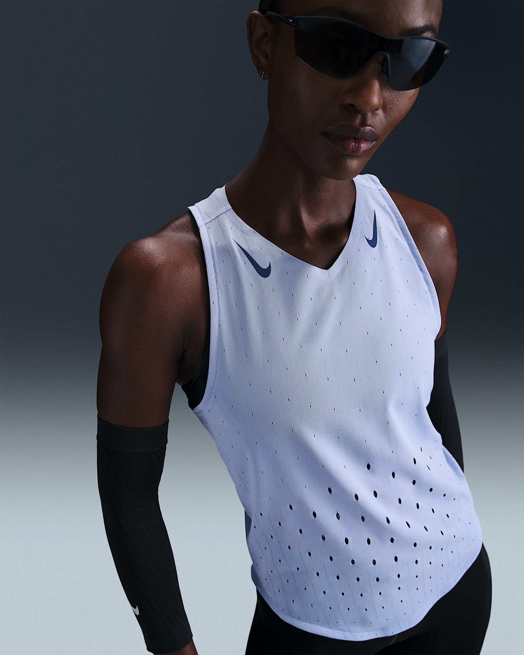 Image of Дамски потник NIKE W NK ARSWFT DFADV SINGLET