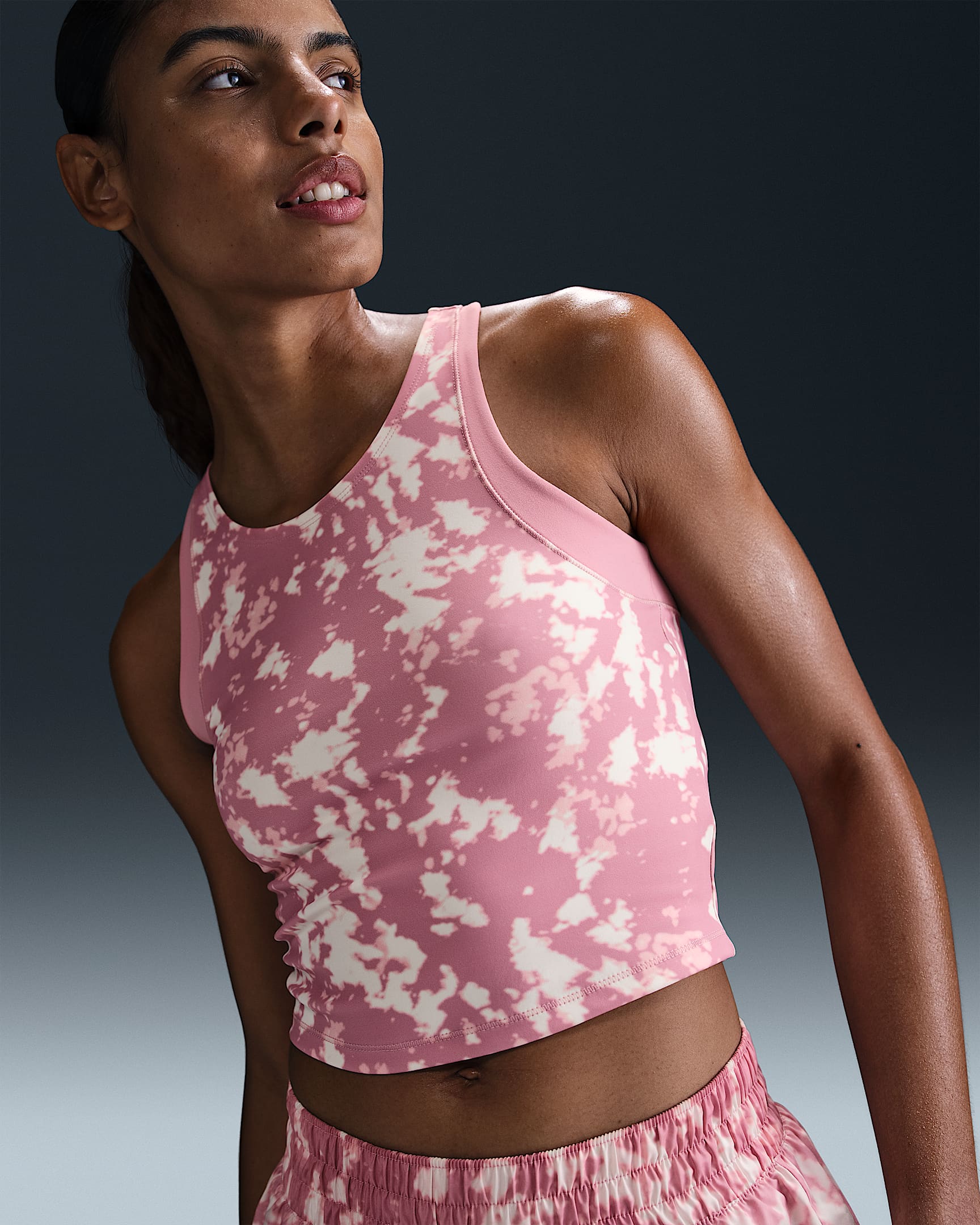 Image of Дамско Бюстие NIKE W NK ONE FITTED DF TANK AOP