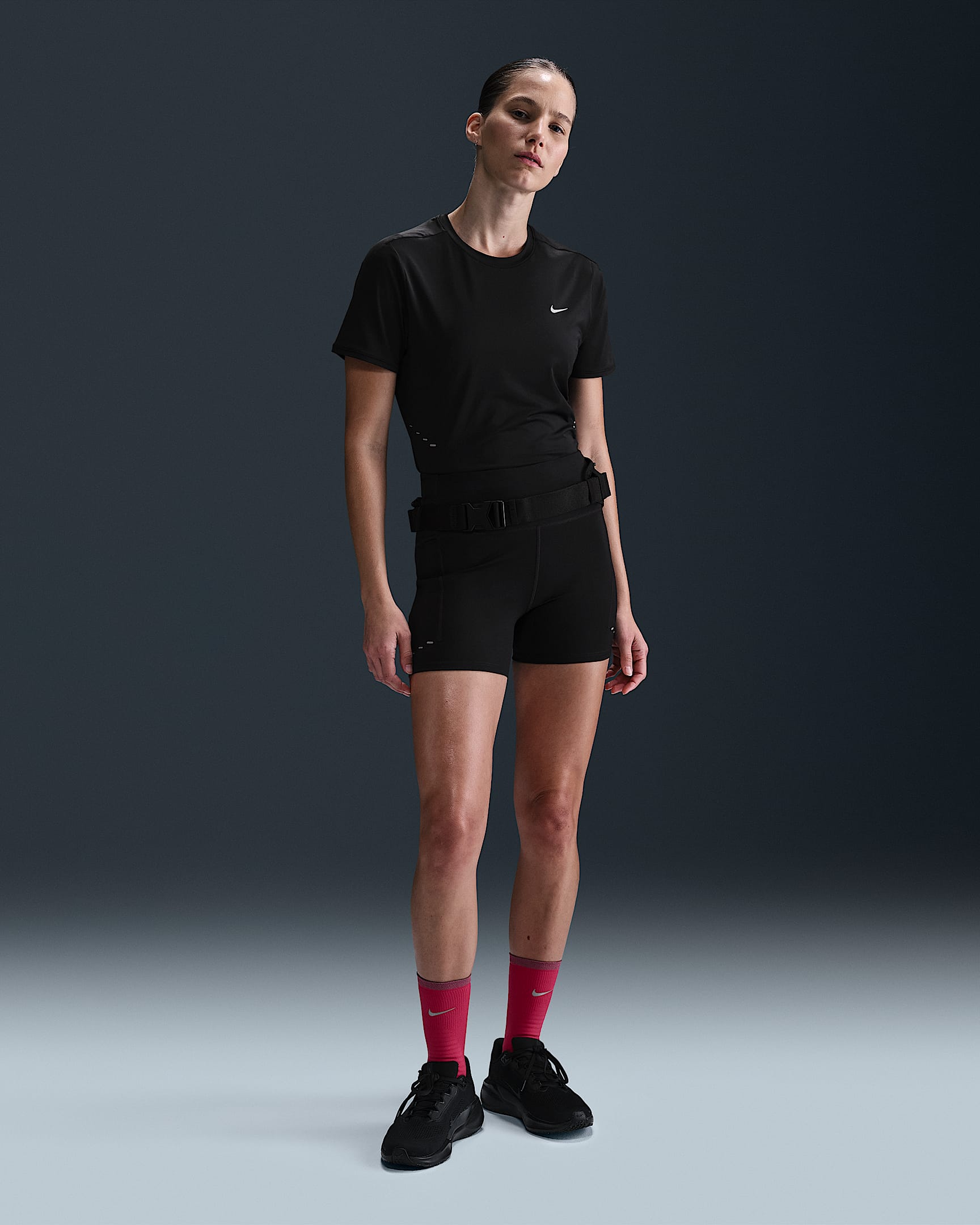 Дамска Тениска NIKE W NK SWIFT DF SS TOP