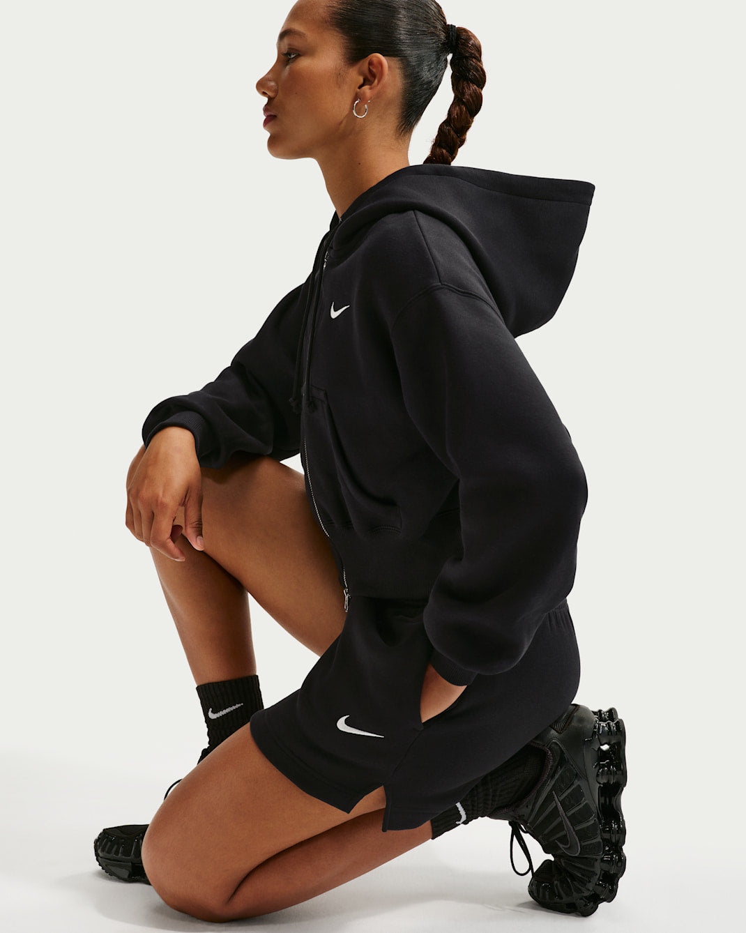 Image of Дамски Къс панталон NIKE W NSW PHNX FLC MR STD 4IN SHRT IH2108-010- Ballistic sport, Балистик