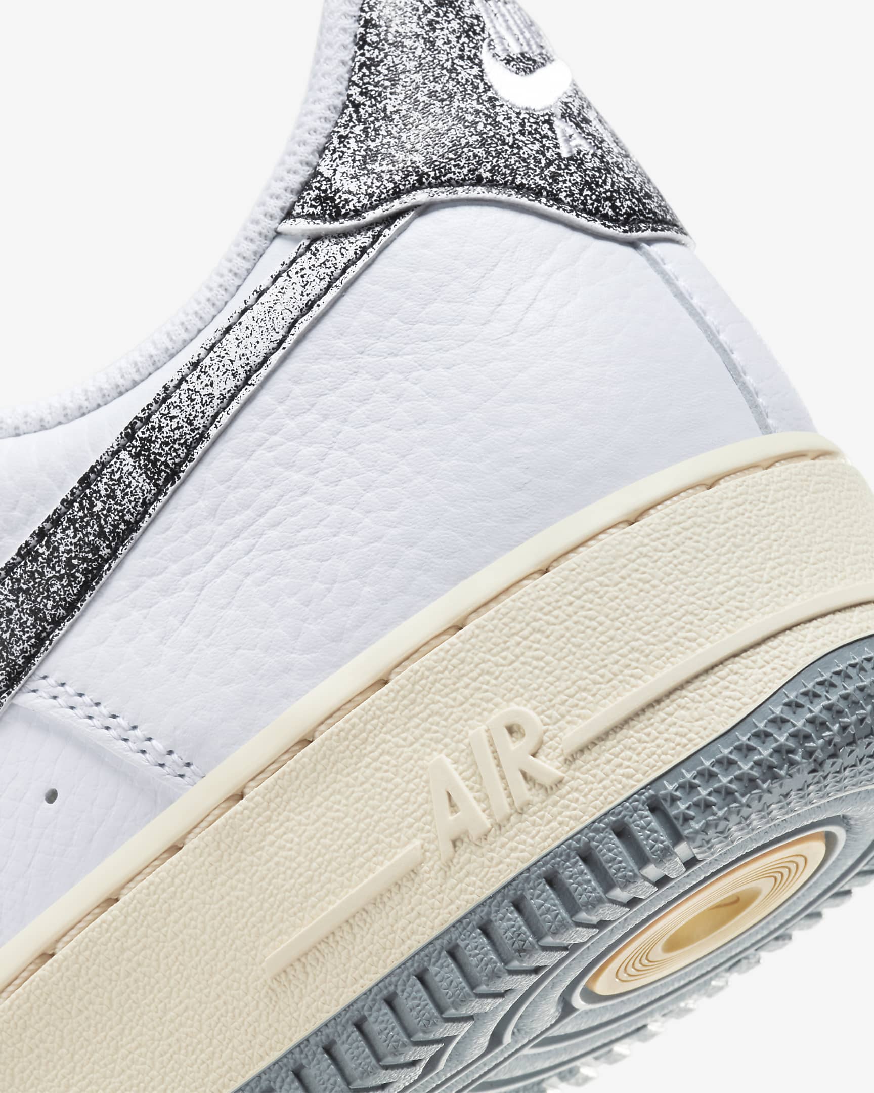 Мъжки кецове NIKE AIR FORCE 1 '07 LX EMB - Ballistic-sport