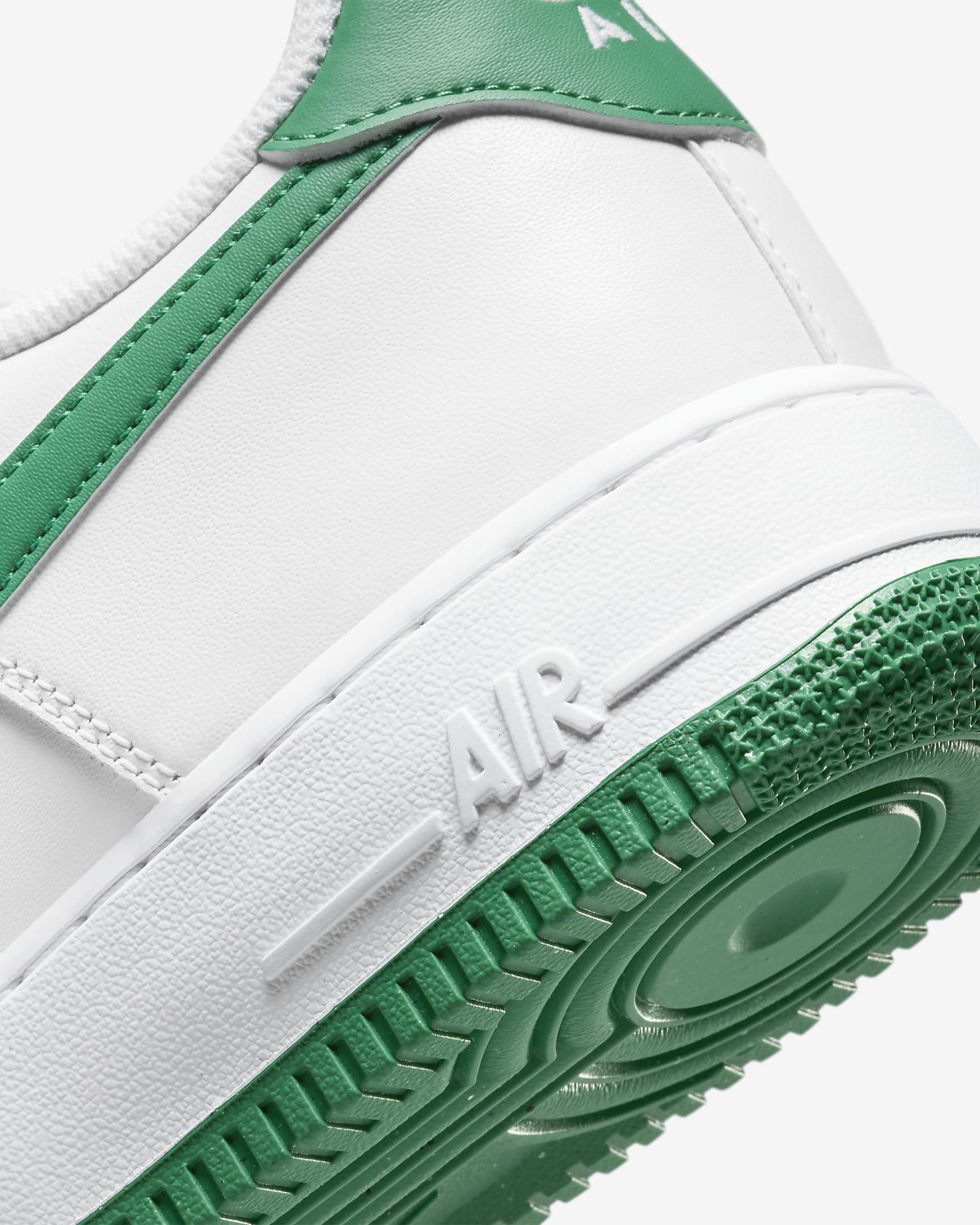Мъжки Маратонки NIKE AIR FORCE 1 `07 ESS