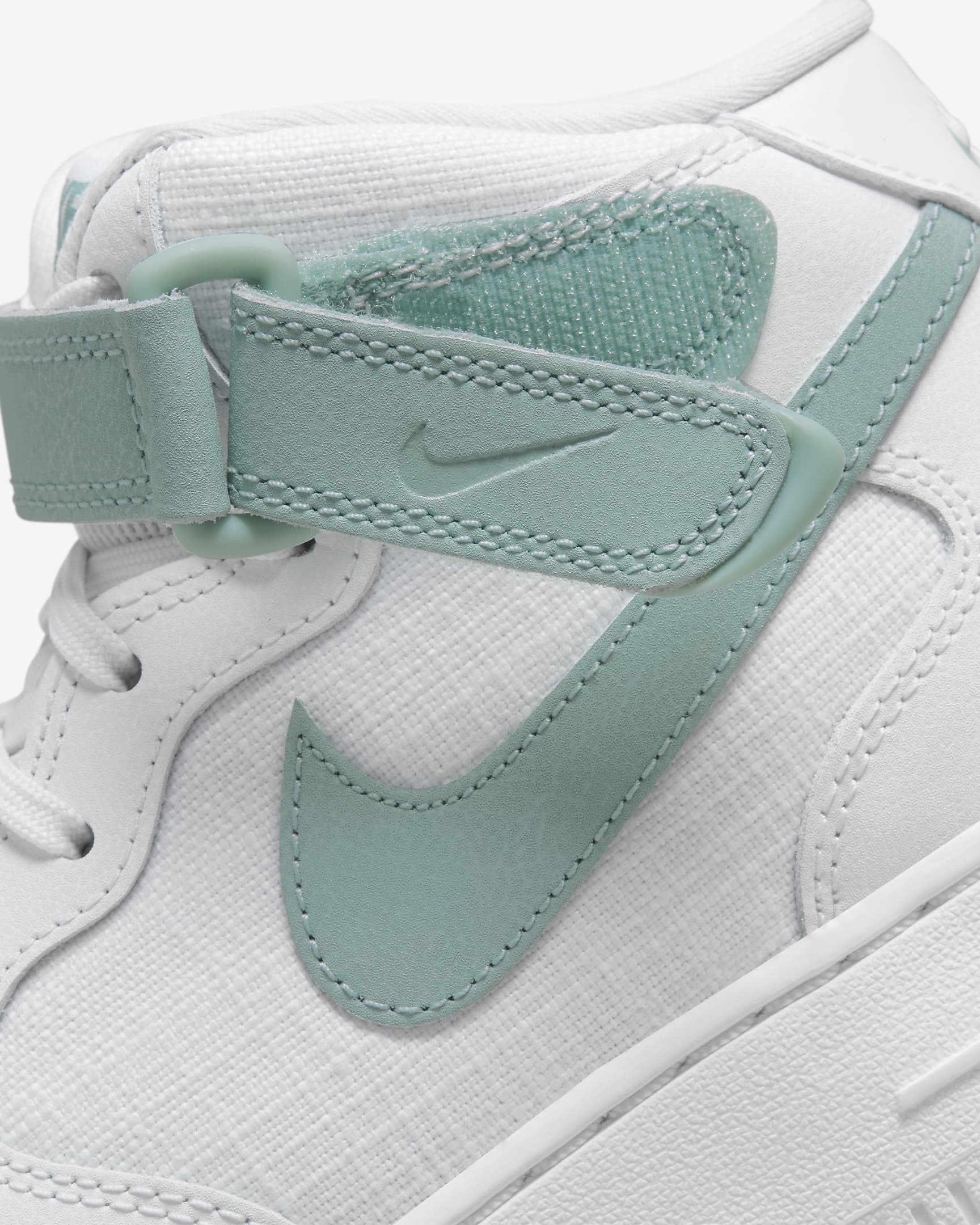 Дамски Кецове NIKE WMNS AIR FORCE 1 `07 MID - Ballistic-sport