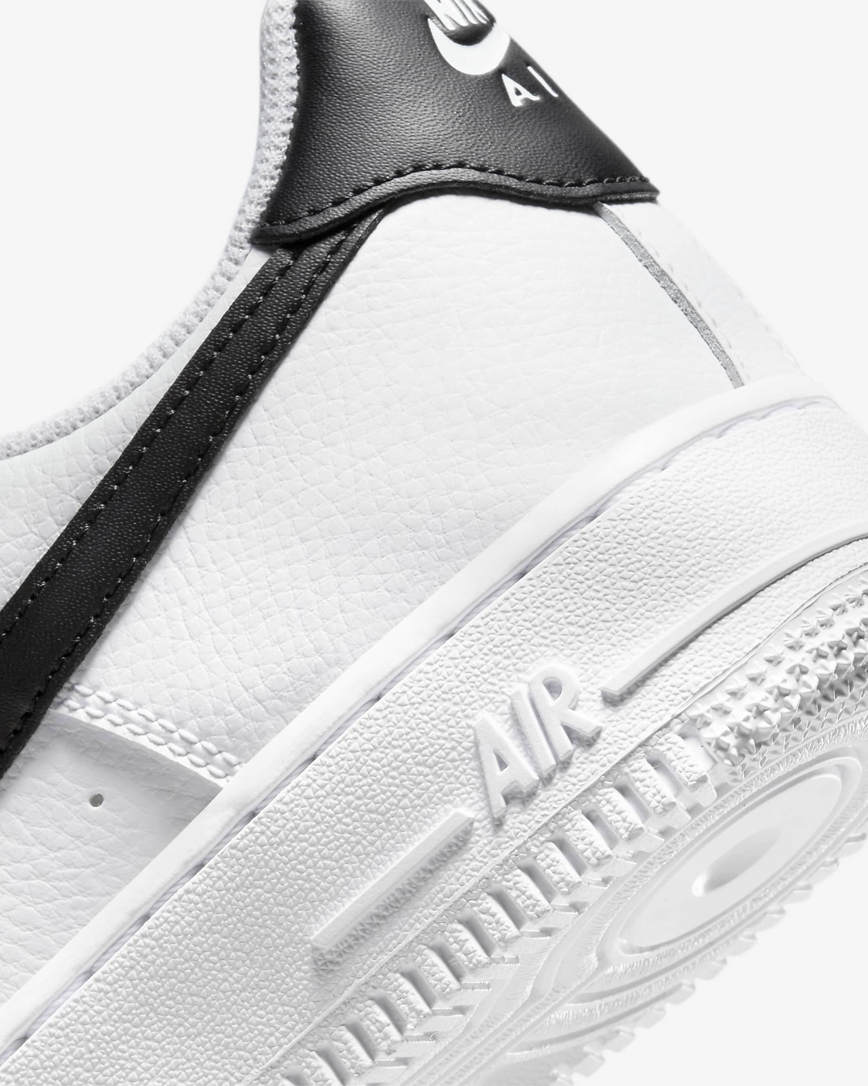 Дамски кецове NIKE WMNS AIR FORCE 1 `07 - Ballistic-sport