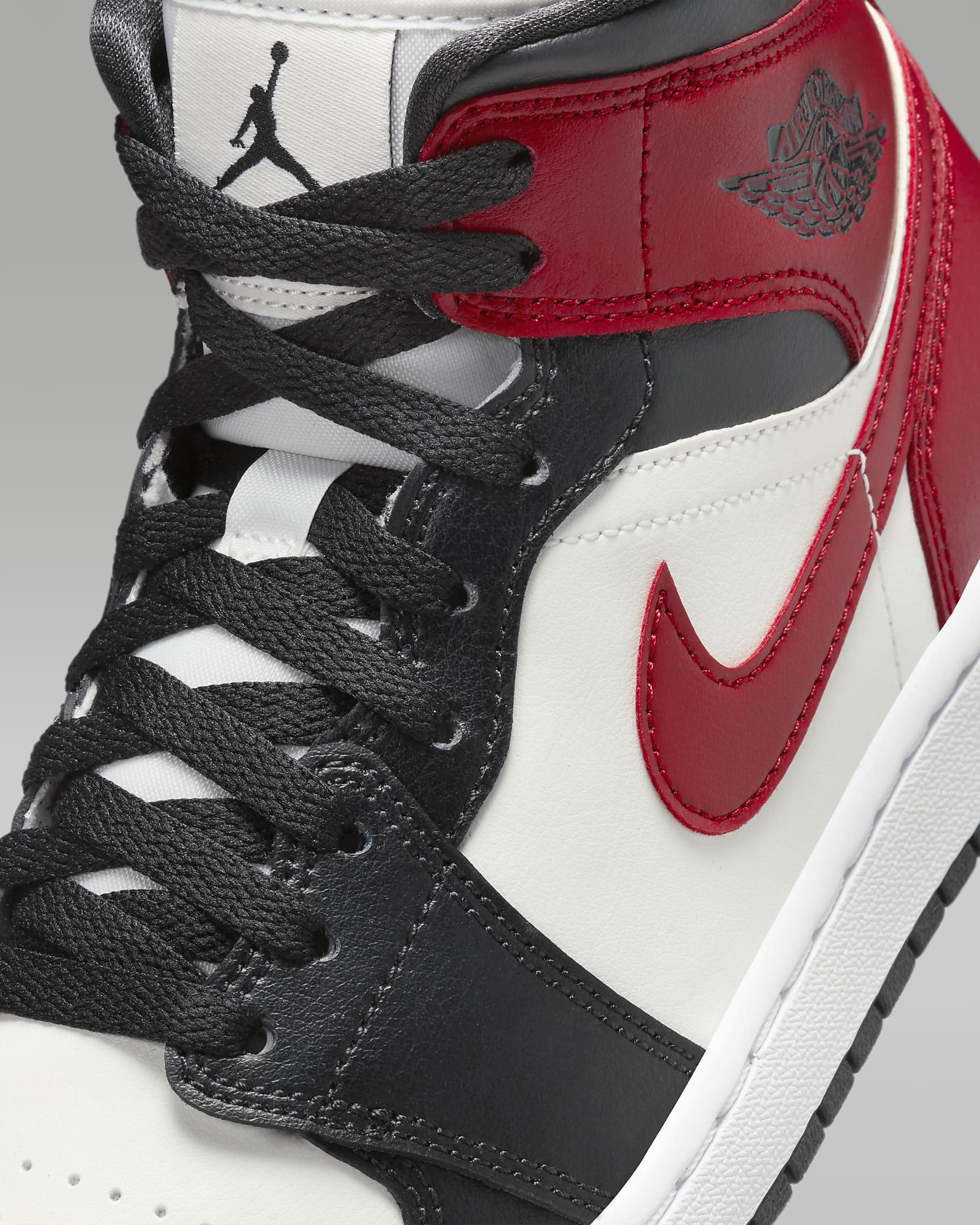 Image of Дамски Кецове NIKE WMNS AIR JORDAN 1 MID - Ballistic-sport