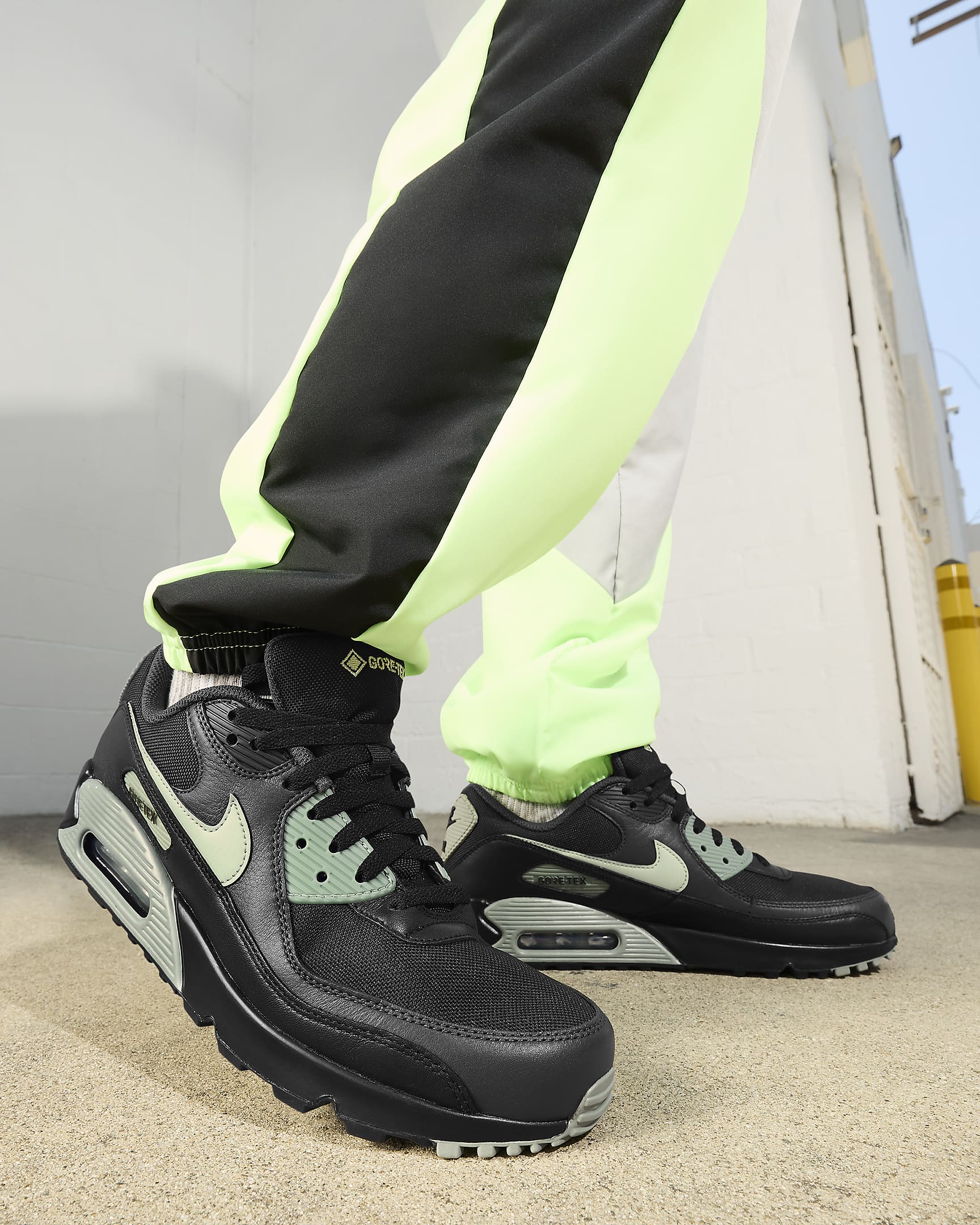 Gore Tex Airmax 90 Green Men's Sneakers NIKE AIR MAX 90 GTX