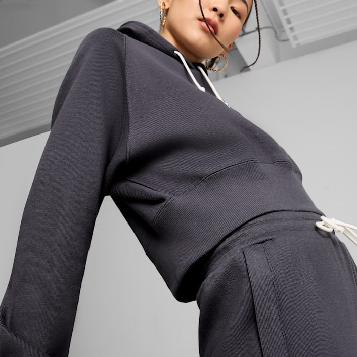 Image of Дамски Суитшърт PUMA CLASSICS+ Relaxed Cropped Hoodie