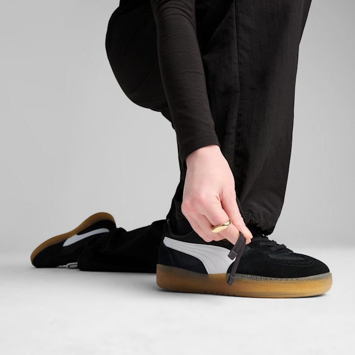 Image of Women's Pants PUMA WARDROBE ESS Relaxed Woven Cargo Pants op