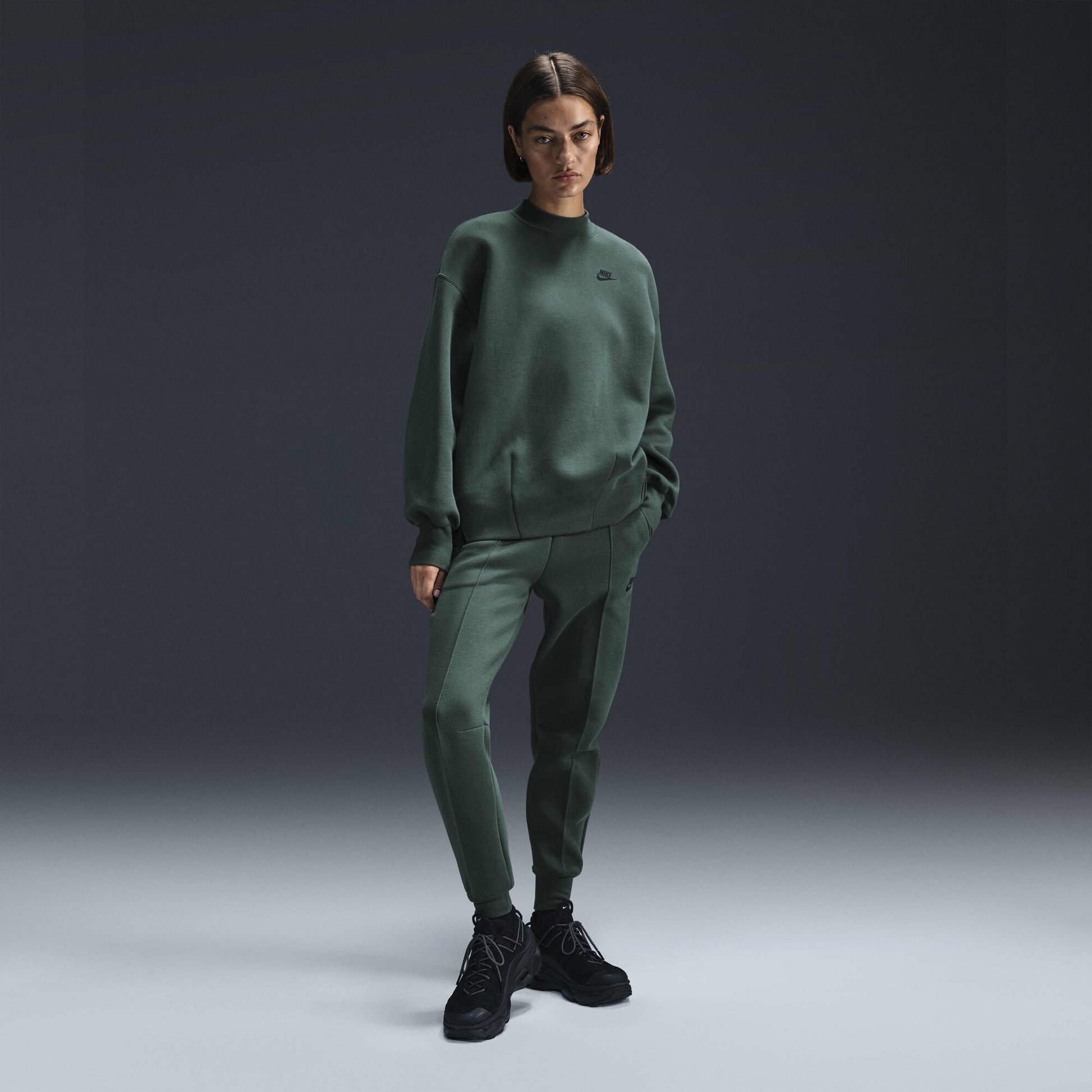Дамски Суитшърт NIKE W NSW TCH FLC OS CREW - Ballistic-sport