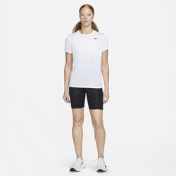 Image of Дамската Тениска NIKE е идеална за Вашата тренировка, бял цвят