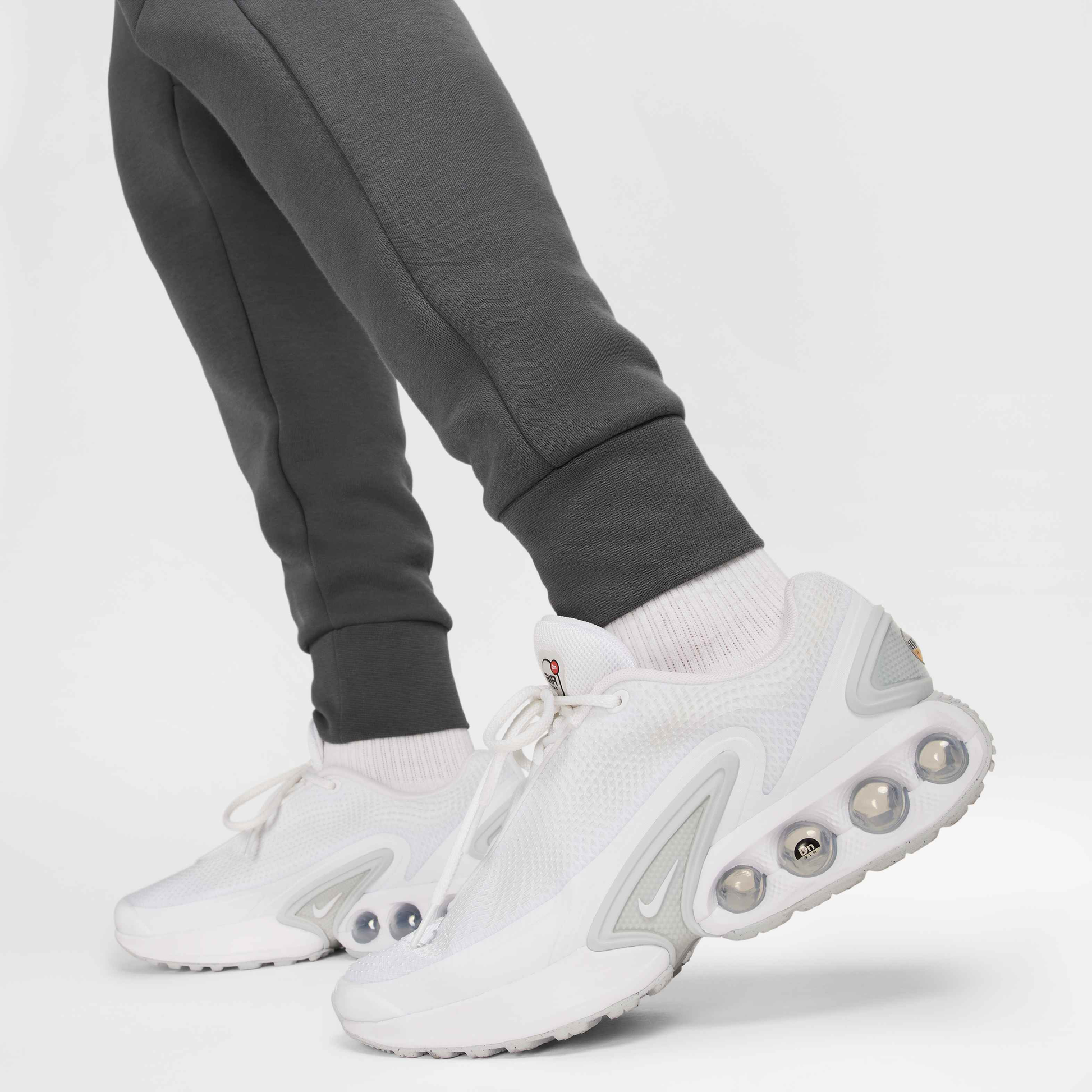Men's Pants NIKE M NK TCH FLC JOGGR
