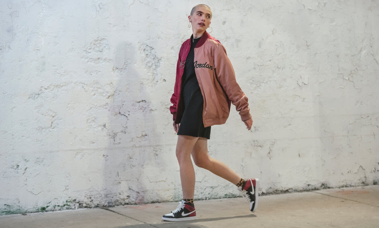 Image of Дамски Кецове NIKE WMNS AIR JORDAN 1 MID - Ballistic-sport