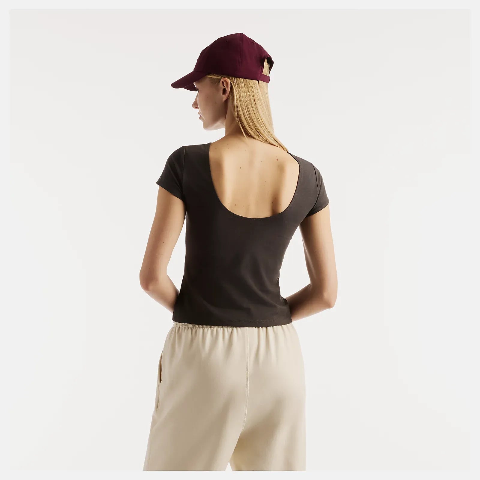 Image of Дамска Тениска NEW BALANCE SHIRT OPEN-BACK FITTED T-SHIRT WT62P2SZ-BLACK CEMENT- Ballistic sport, Балистик