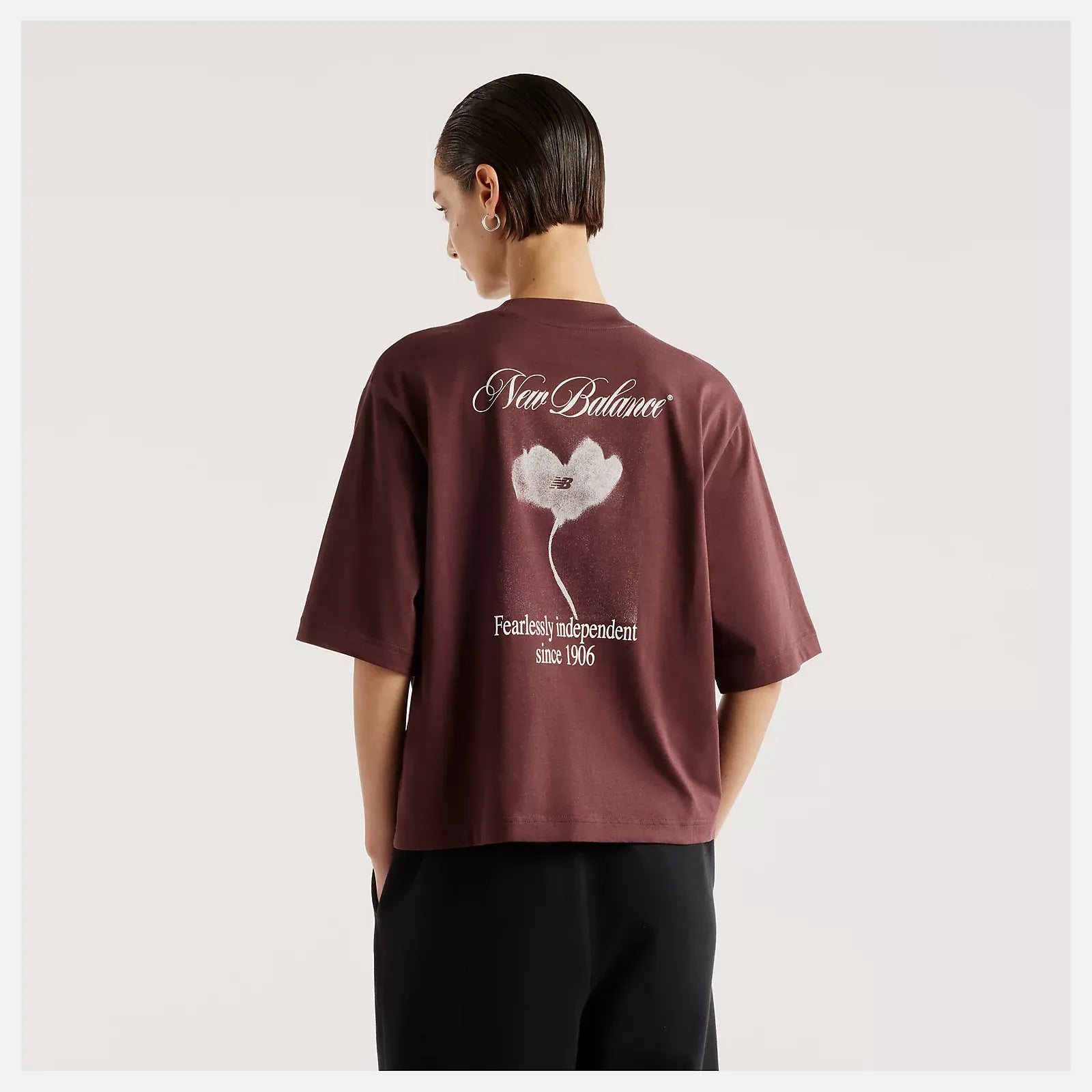 Image of Дамска Тениска NEW BALANCE SHIRT PRESSED FLOWERS RELAXED T-SHIRT