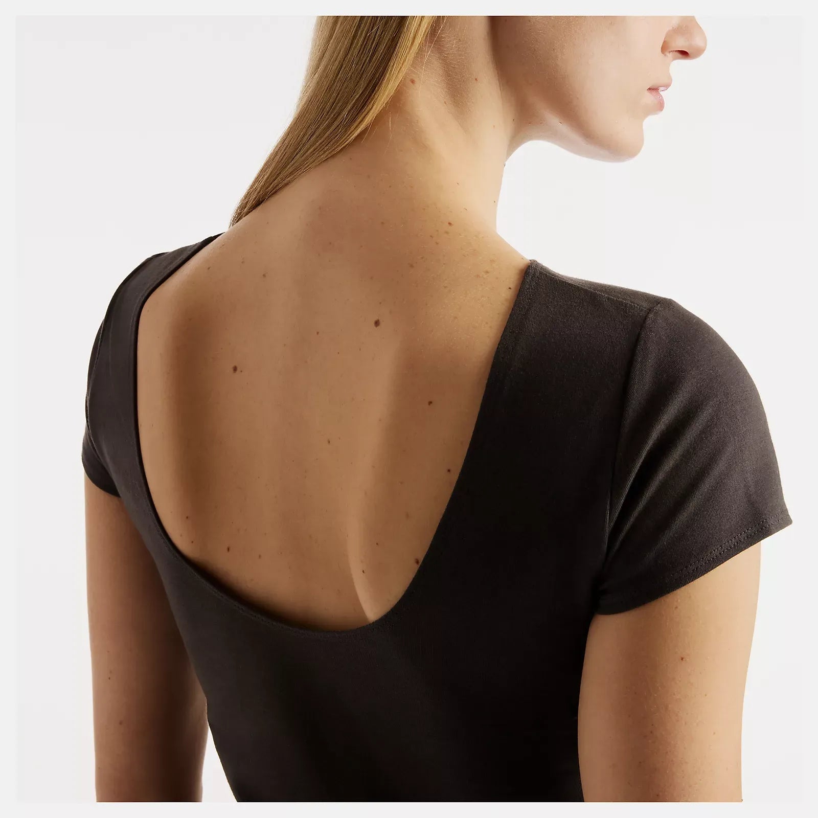 Image of Дамска Тениска NEW BALANCE SHIRT OPEN-BACK FITTED T-SHIRT WT62P2SZ-BLACK CEMENT- Ballistic sport, Балистик
