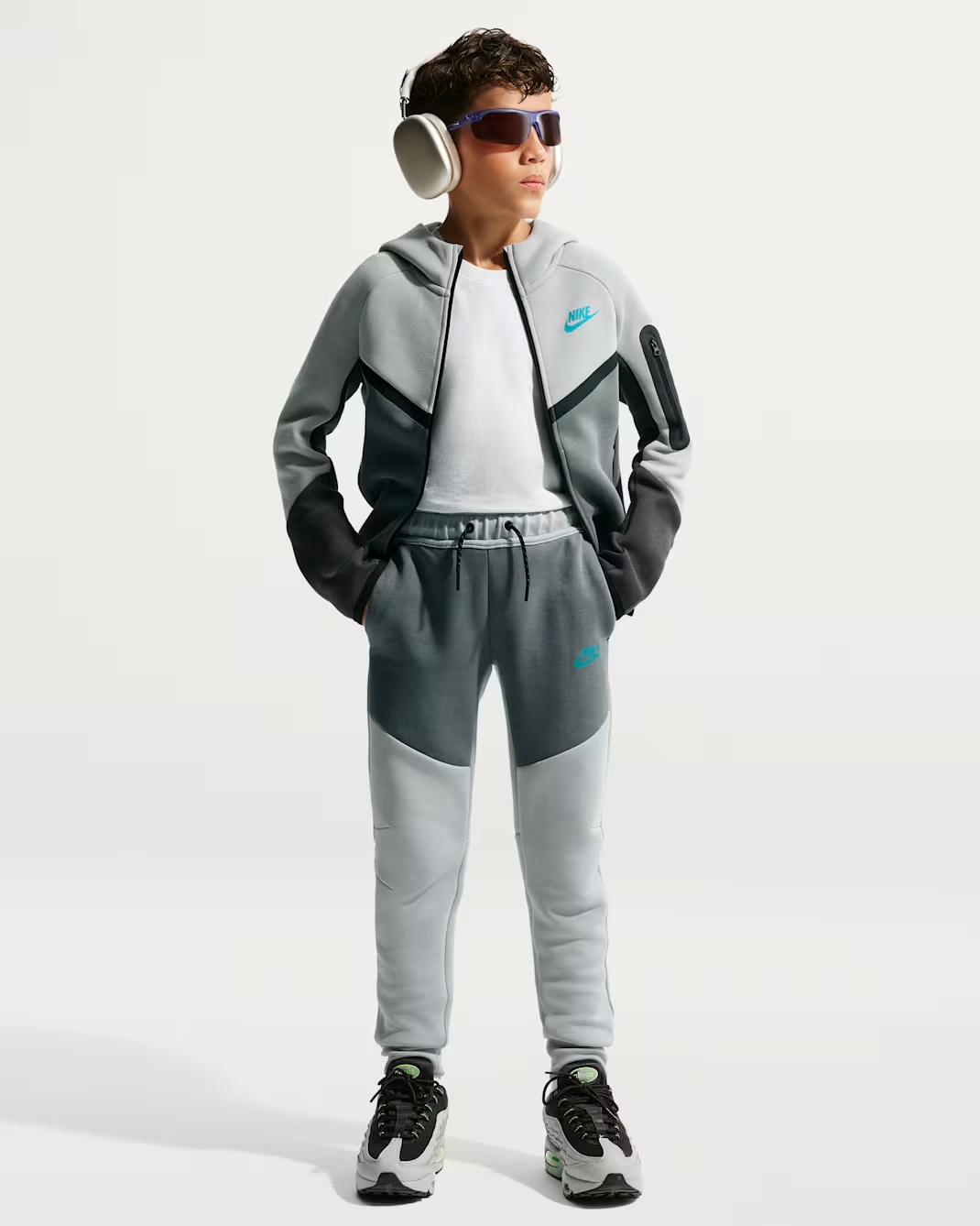 Image of Детски Суитшърт NIKE B NSW TCH FLC FZ - PD