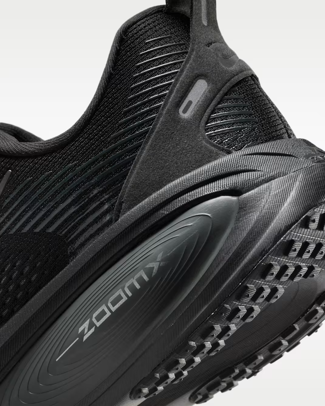 Image of Мъжки Маратонки NIKE NIKE VOMERO 18