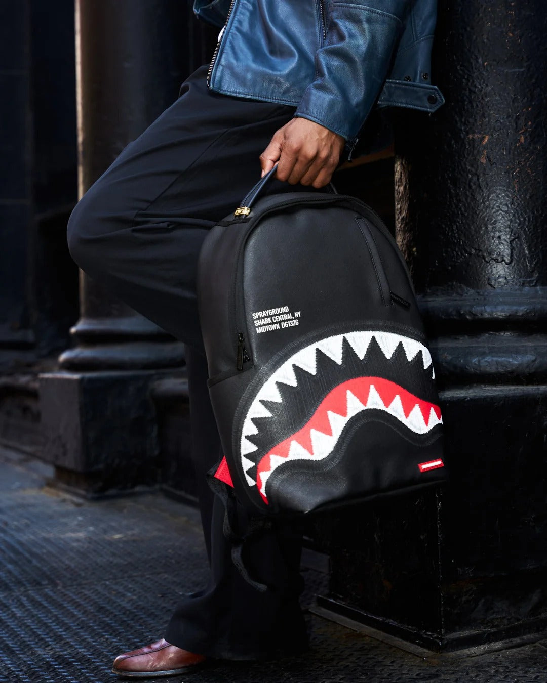 Image of Унисекс Раница SPRAYGROUND SHARK CENTRAL BLACK EMBROIDERED SHARK BACKPACK