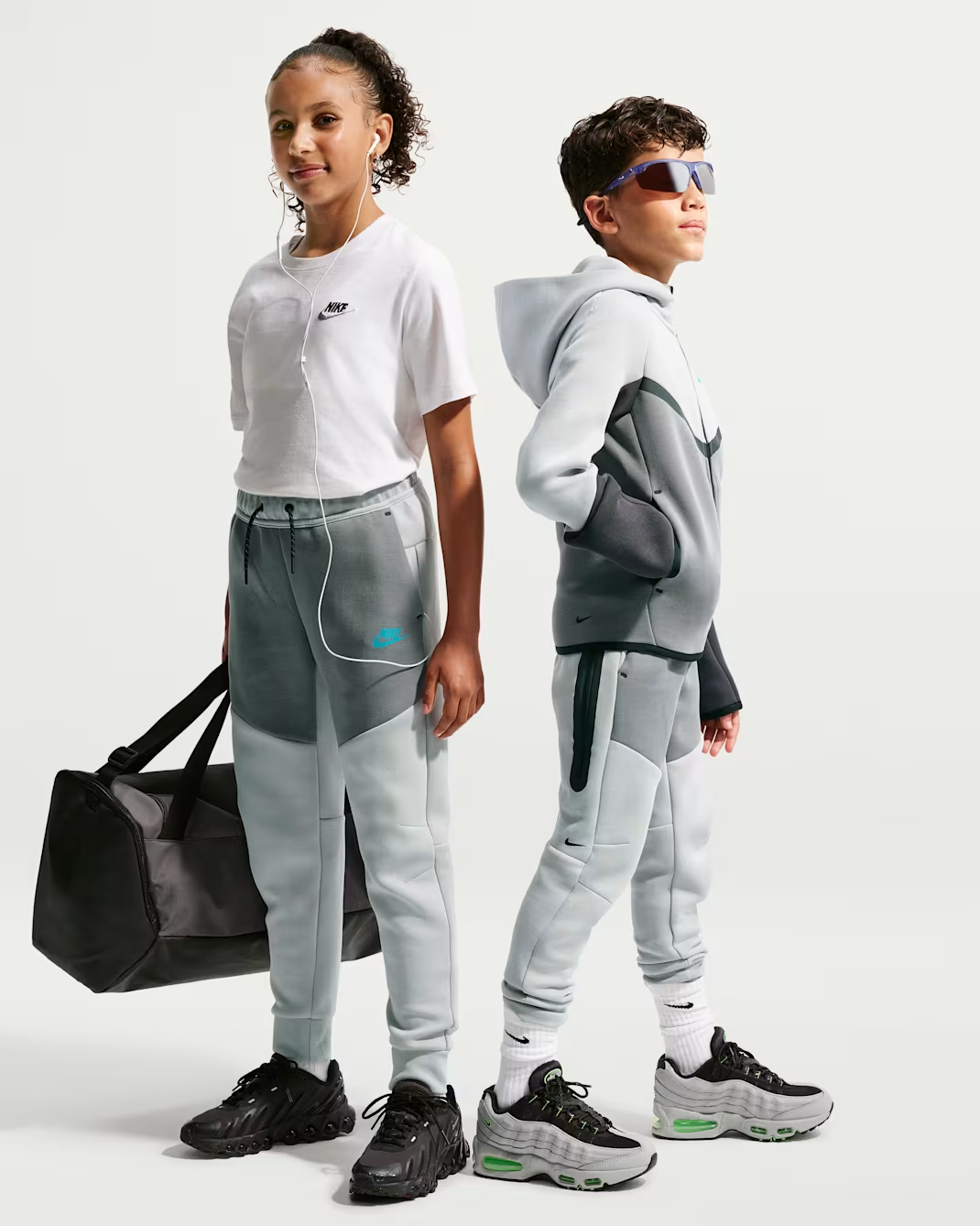 Image of Детски Панталон NIKE B NSW TCH FLC JGGR - PD