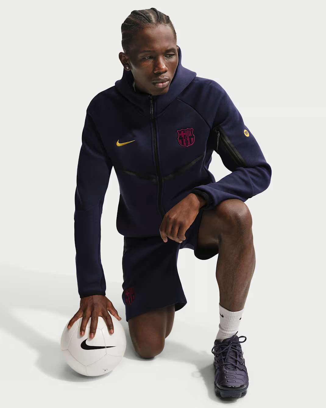 Image of Мъжки Суитшърт NIKE FCB M NK TCH FLC FZ WR HOODIE