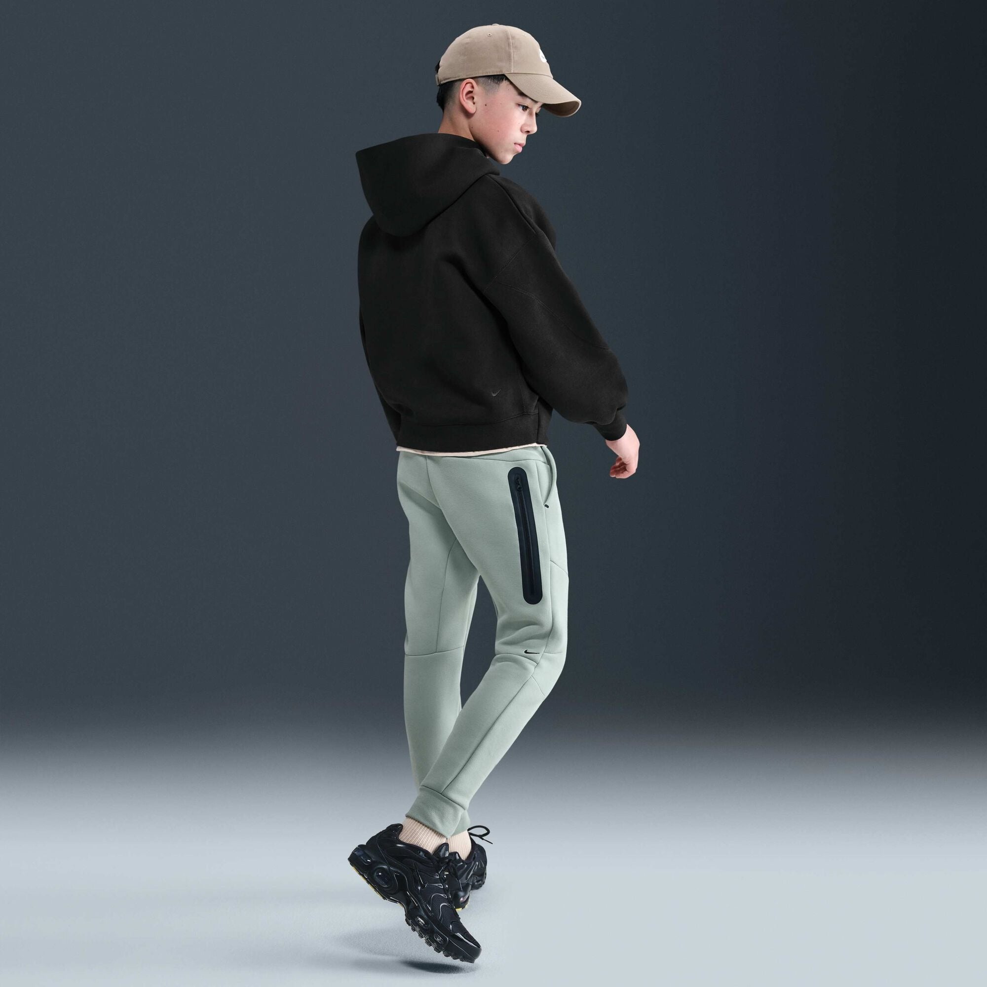 Детски Суитшърт NIKE B NSW TCH FLC OVRS PO HDY-PD