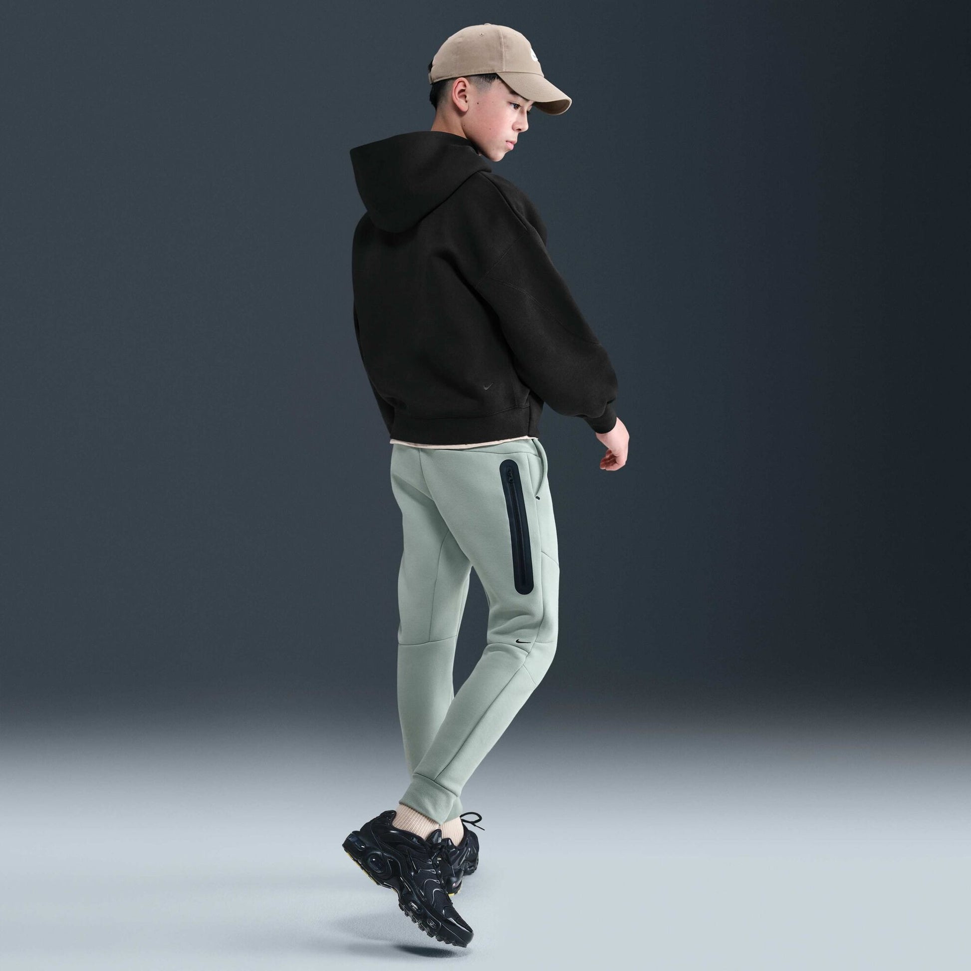 Детски Суитшърт NIKE B NSW TCH FLC OVRS PO HDY-PD