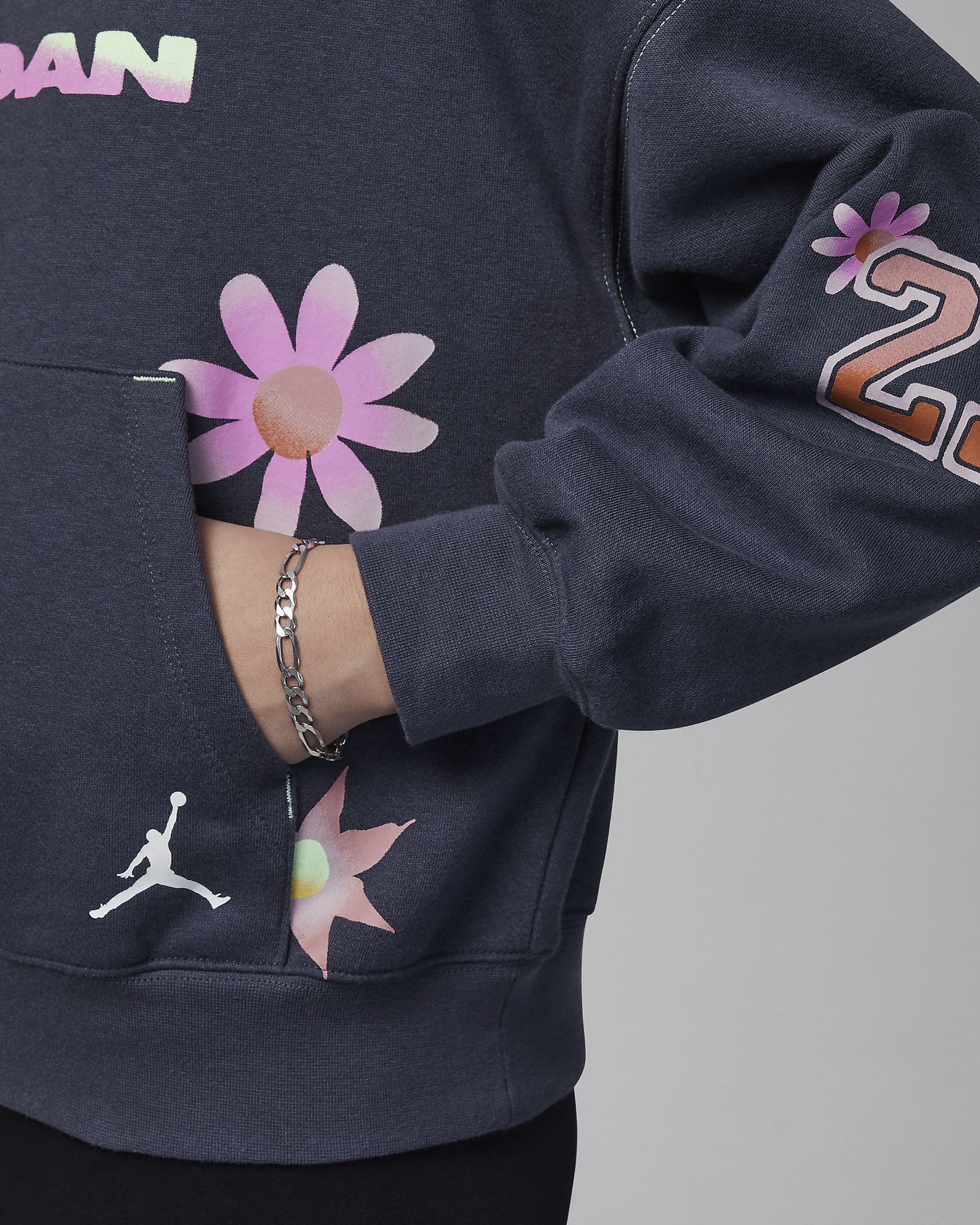 Image of Юношески Суитшърт NIKE JDG DELORIS JORDAN FLOWER PO