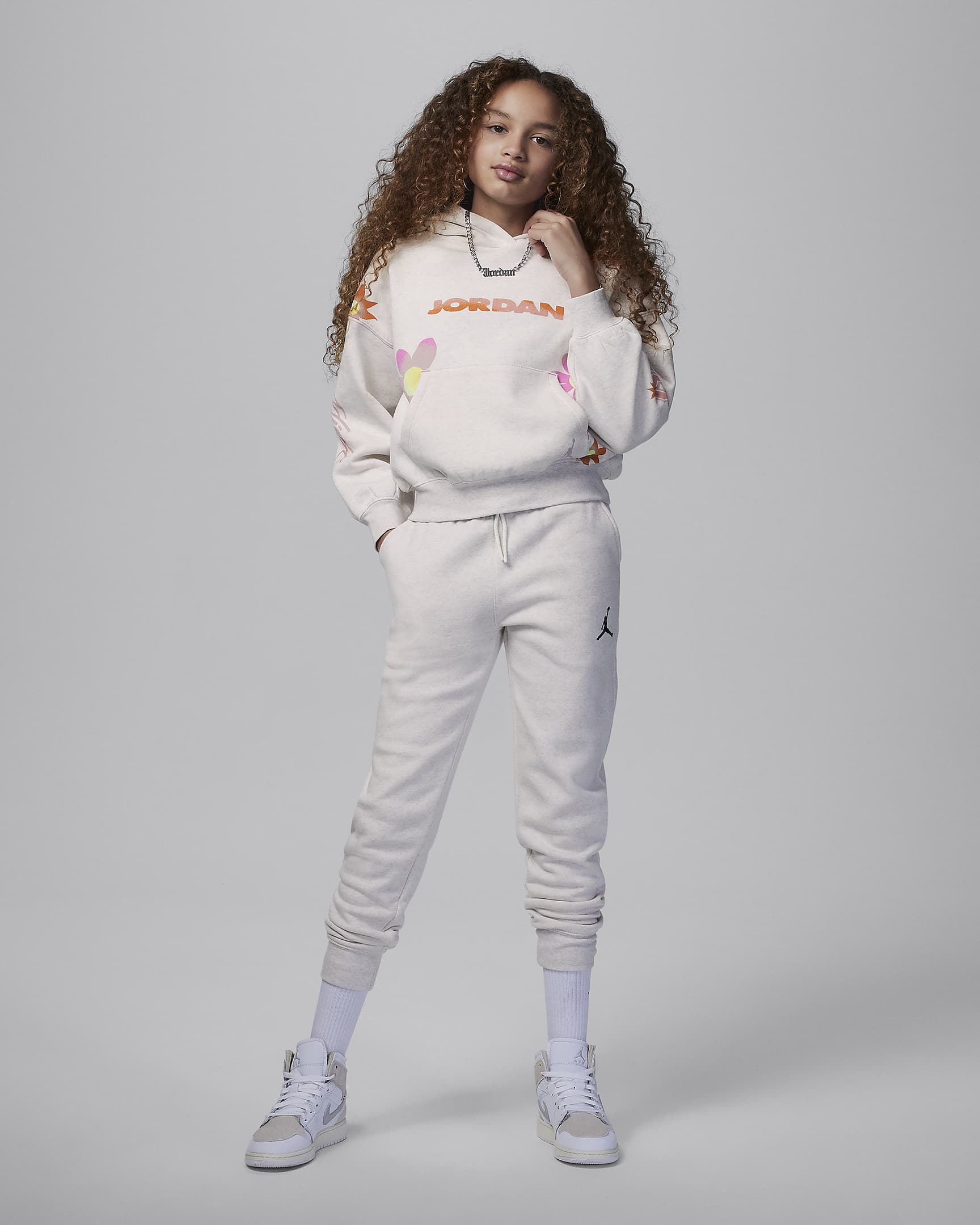 Image of Юношески Суитшърт NIKE JDG DELORIS JORDAN FLOWER PO