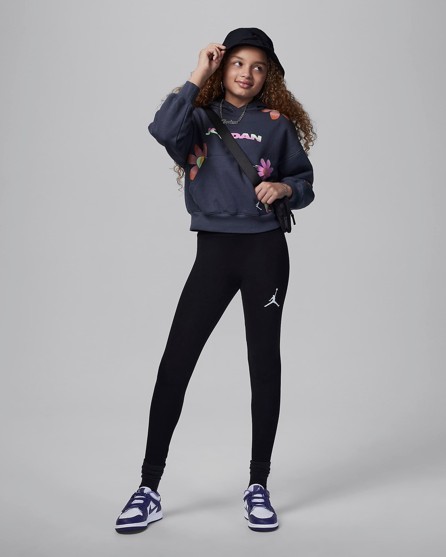 Image of Юношески Суитшърт NIKE JDG DELORIS JORDAN FLOWER PO