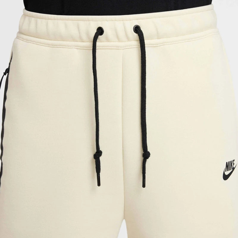 Image of Мъжки Къс панталон NIKE M NK TCH FLC SHORT
