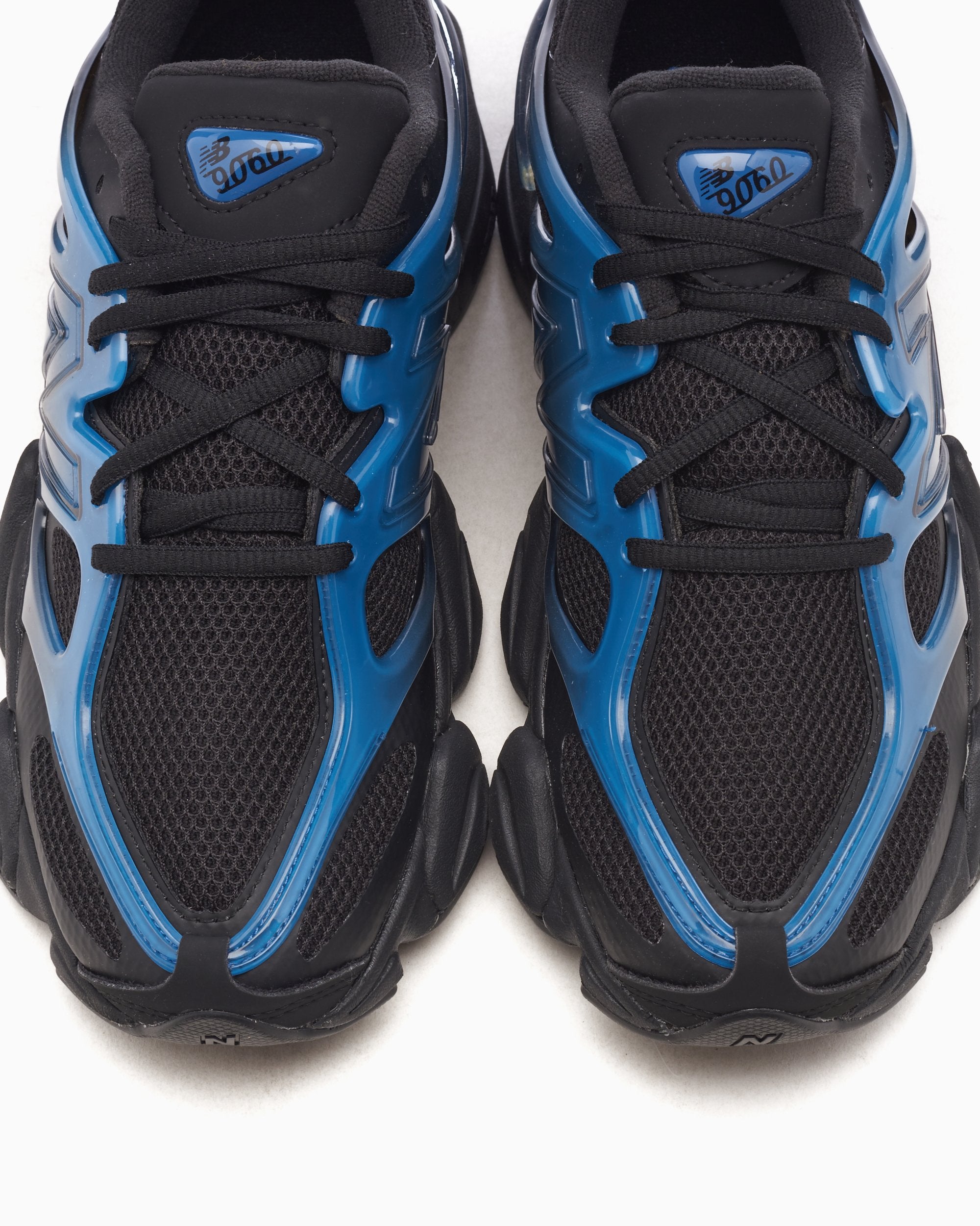 Image of Unisex Sneakers NEW BALANCE 9060 - FOOTWEAR CLASSICS 